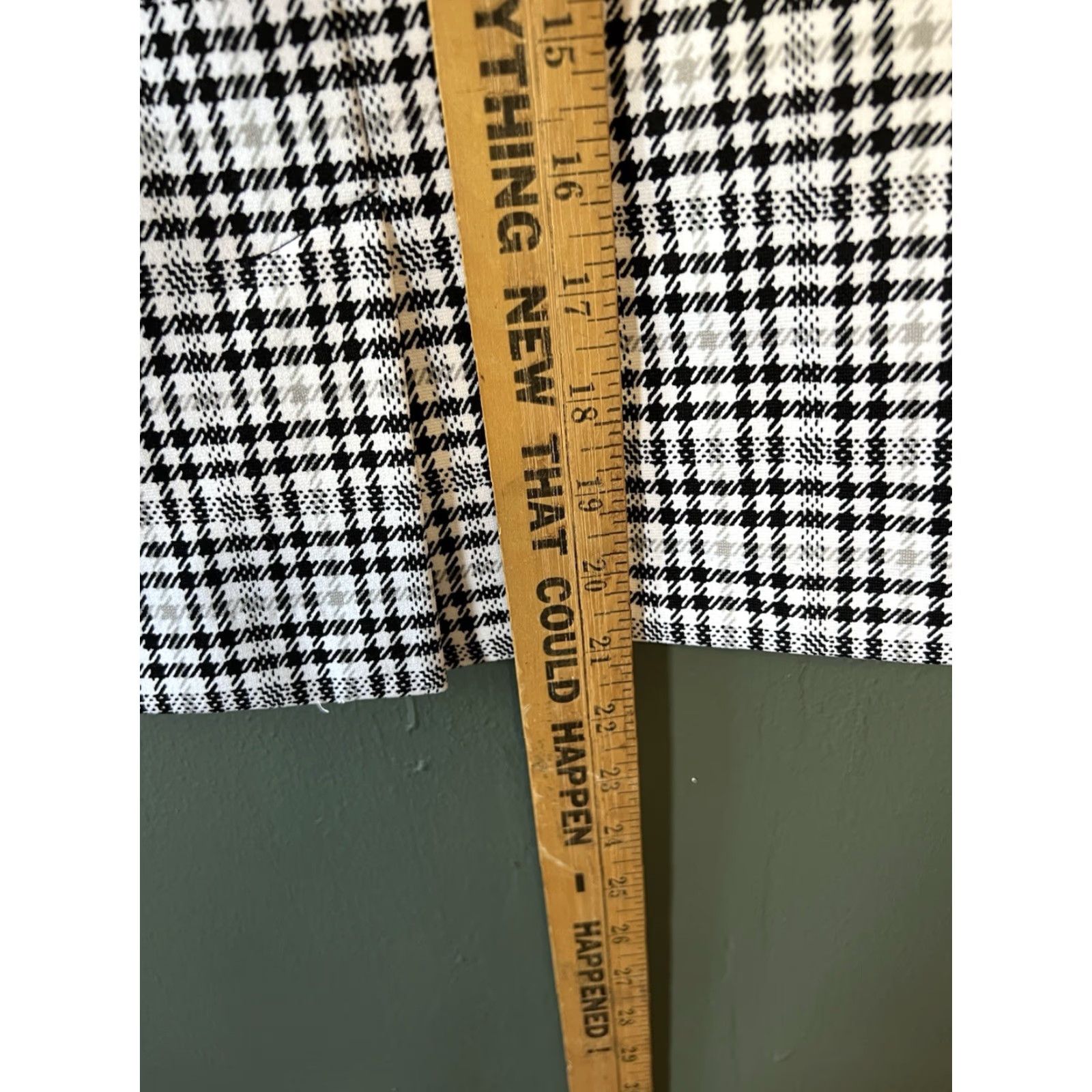 Michael Kors Michael Kors Skirt Pencil Knee Length Size M Black White Multicolor Animal Print ZIP Zipper Size 32" / US 10 / IT 46 - 4 Thumbnail