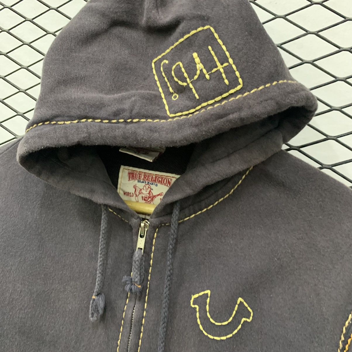 True Religion True Religion Faded Zip-Hoodie Sweatshirt crop Logo Vintage Size US S / EU 44-46 / 1 - 3 Thumbnail