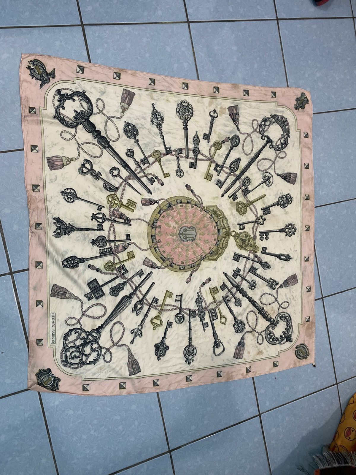 Vintage Vintage scarves made in france Size ONE SIZE - 1 Thumbnail