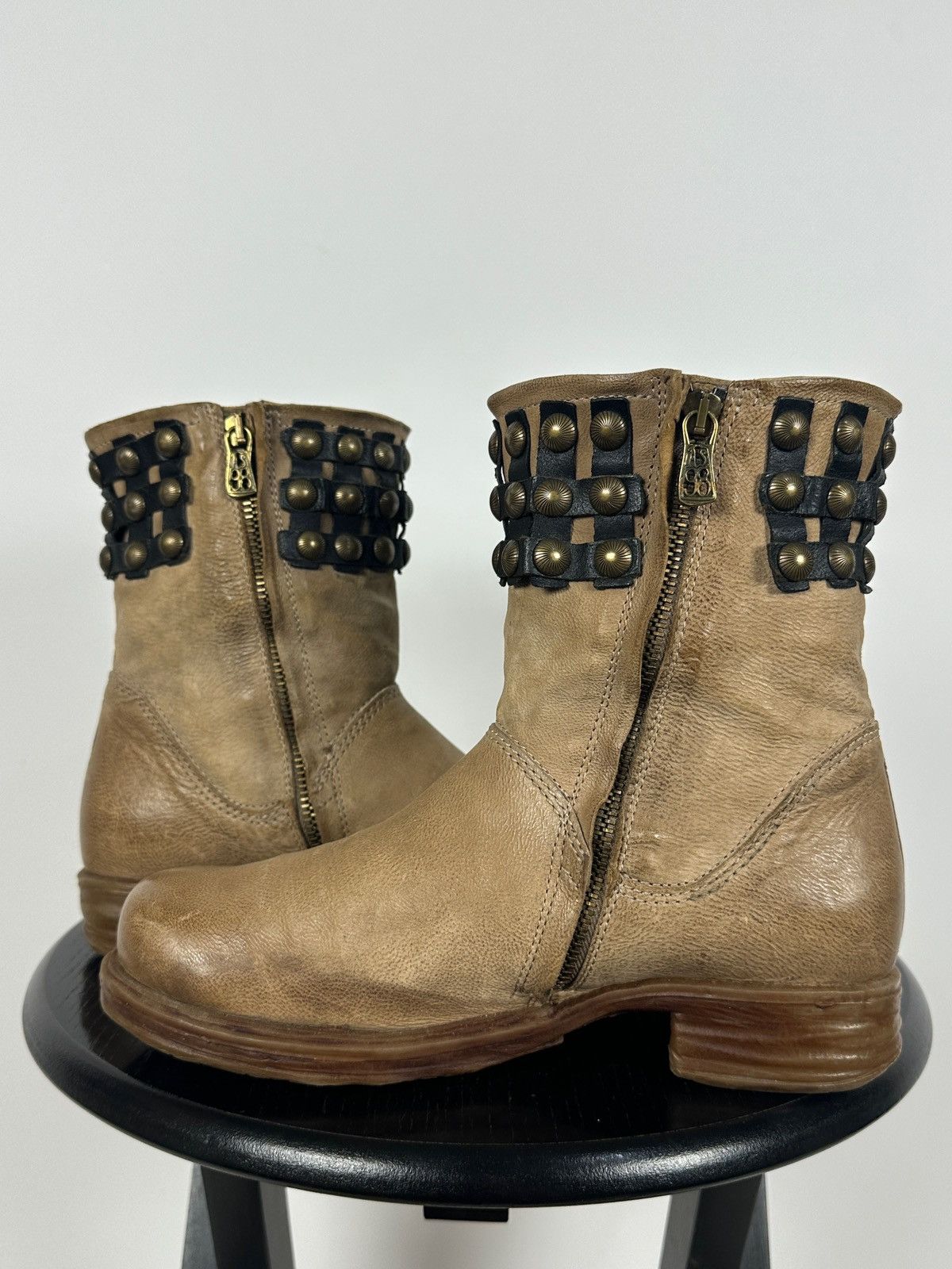 A.S.98 A.S.98. Airstep Beige Leather Studded Biker Ankle Boots Size US 7 / IT 37 - 9 Thumbnail