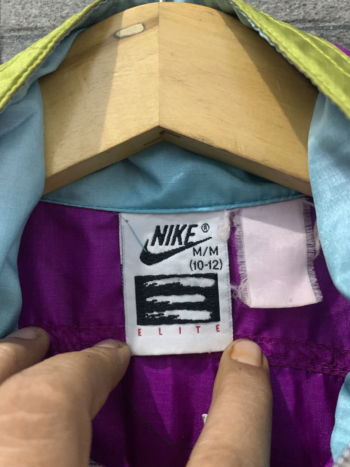 Nike Vintage Nike Elite Nylon Windbreaker Size US L / EU 52-54 / 3 - 8 Thumbnail