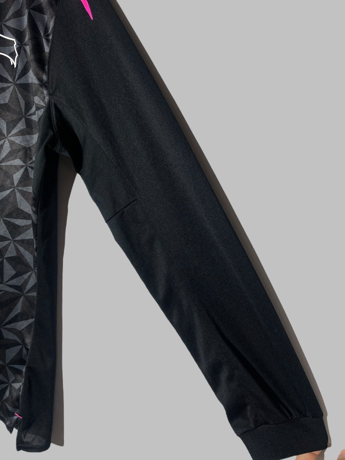 Umbro 🔥 UMBRO DERBY COUNTY 2017/18 THIRD LONG SLEEVE JERSEY Size US XL / EU 56 / 4 - 10 Thumbnail
