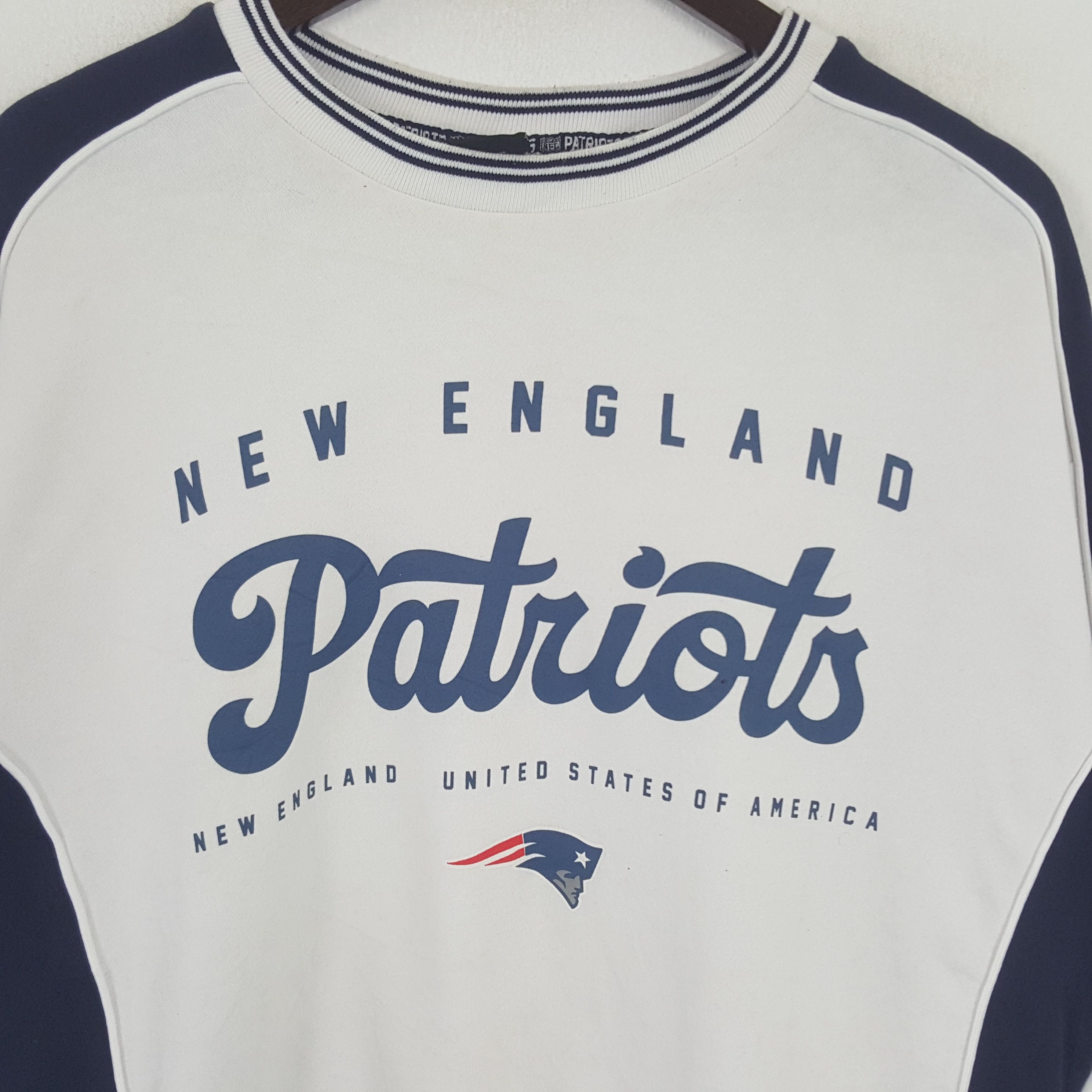 NFL × Vintage Vintage NFL New England Patriots Sweatshirt Size US M / EU 48-50 / 2 - 2 Thumbnail