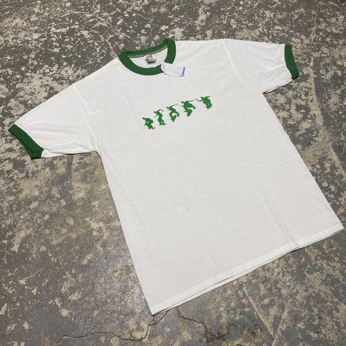 Vintage Vintage Skate KickFlip Green Ringer Tshirt Urban Outfitter Size US L / EU 52-54 / 3 - 9 Thumbnail