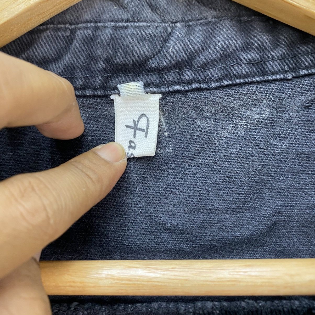 Japanese Brand 🫶Vintage Japanese Brand Denim Shirt Dual Pocket Stonewash Size US M / EU 48-50 / 2 - 7 Thumbnail