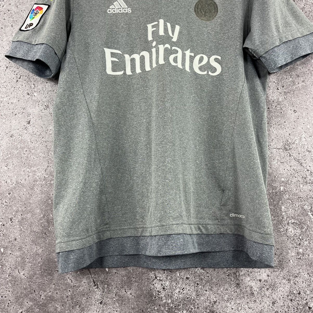 Adidas Real Madrid Adidas 2015/2016 Away Jersey T-Shirt Size M Size US M / EU 48-50 / 2 - 5 Thumbnail