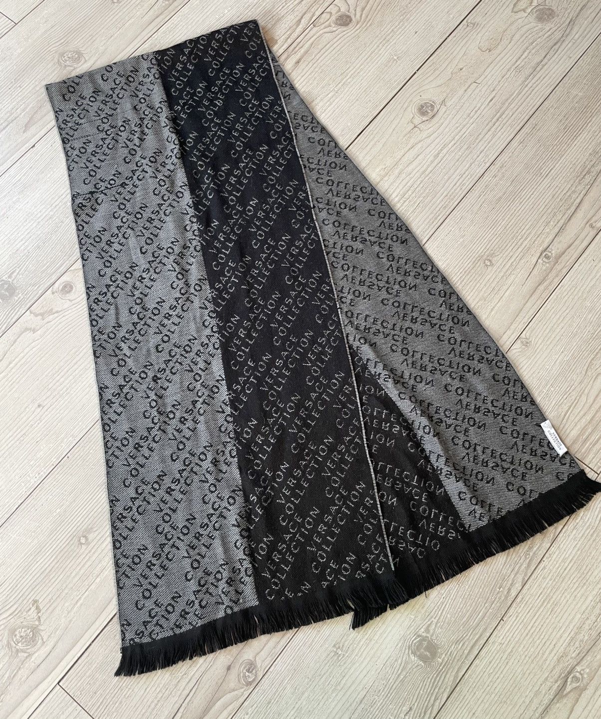Versace Versace Monogram scarf Size ONE SIZE - 3 Thumbnail