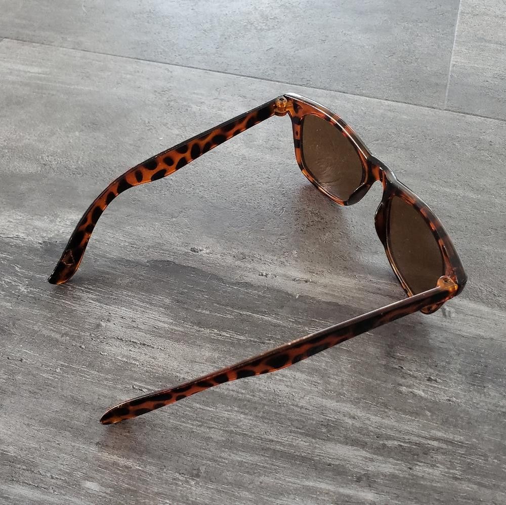 Designer Chocolate Animal Print Classic Sunglasses Size ONE SIZE - 2 Thumbnail