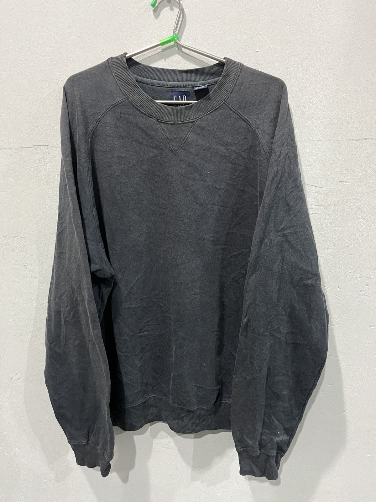 Gap TRUE Vintage GAP 90s Faded V Stitched Sweatshirts Size US M / EU 48-50 / 2 - 1 Thumbnail