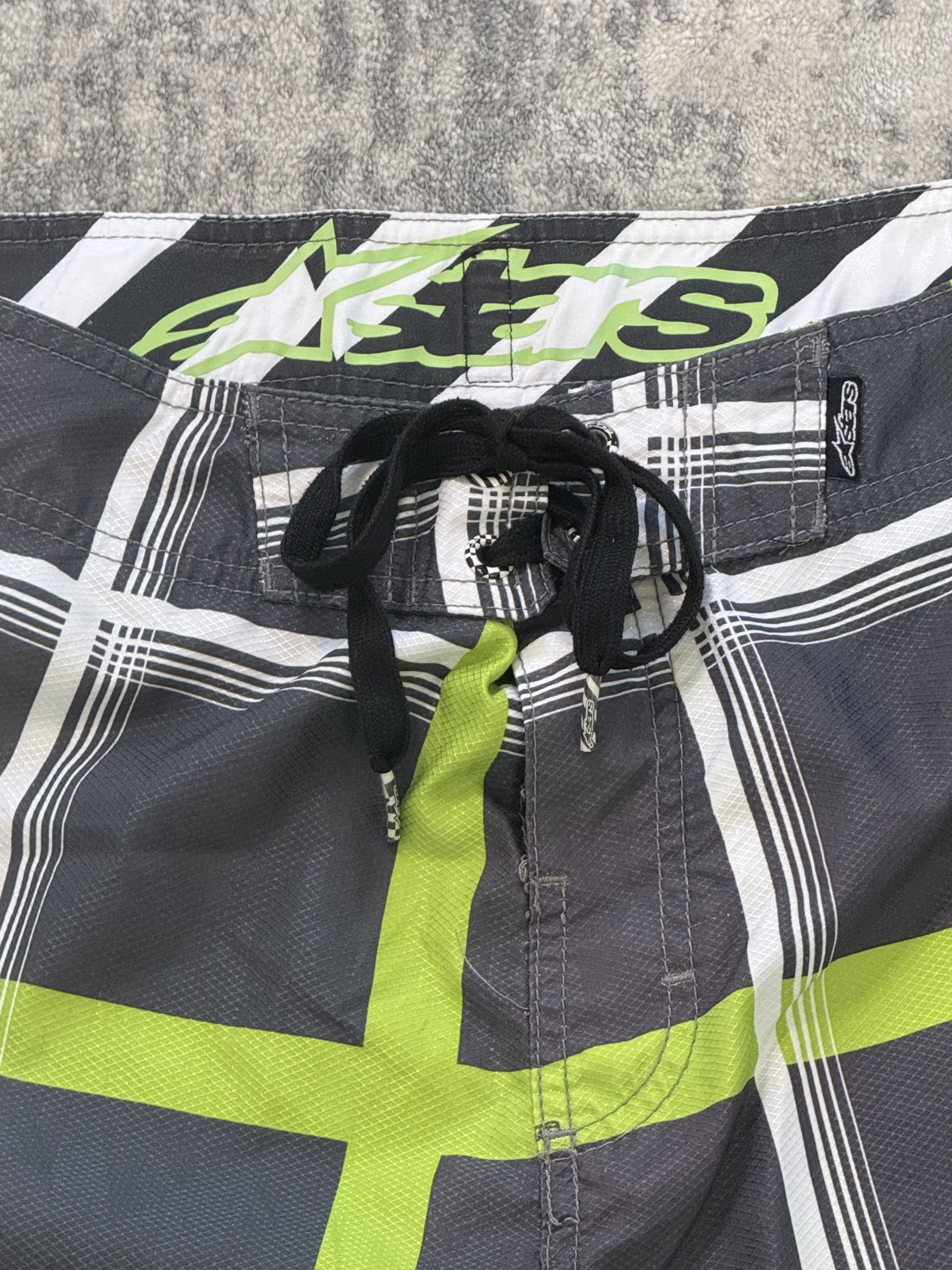 Alpinestars Vintage Alpine Stars Green and Gray Cargo Boardshorts Size US 34 / EU 50 - 3 Thumbnail