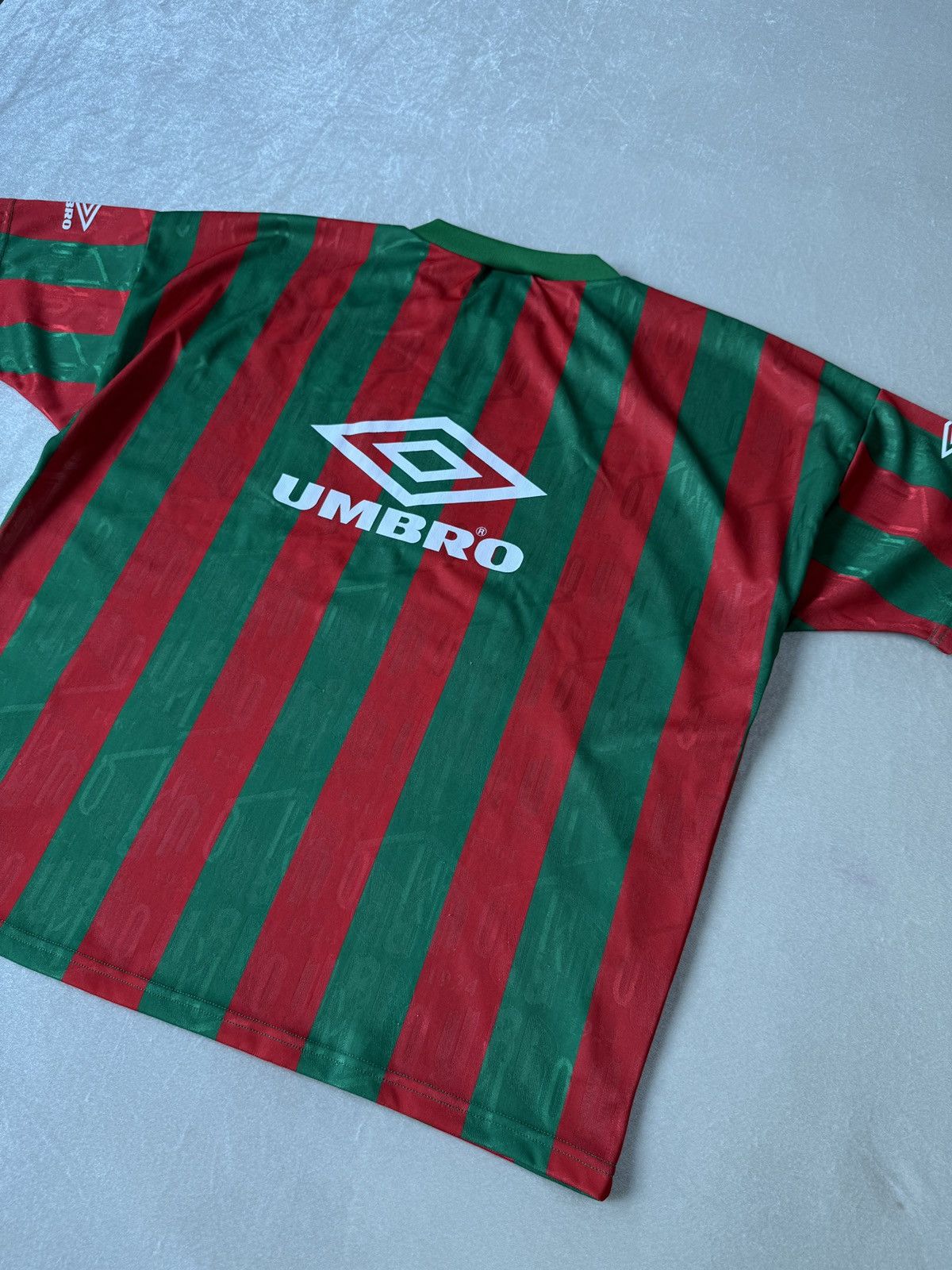 Umbro Vintage Umbro Wales FAW 90s Rare Sample Training Shirt Size US L / EU 52-54 / 3 - 7 Thumbnail
