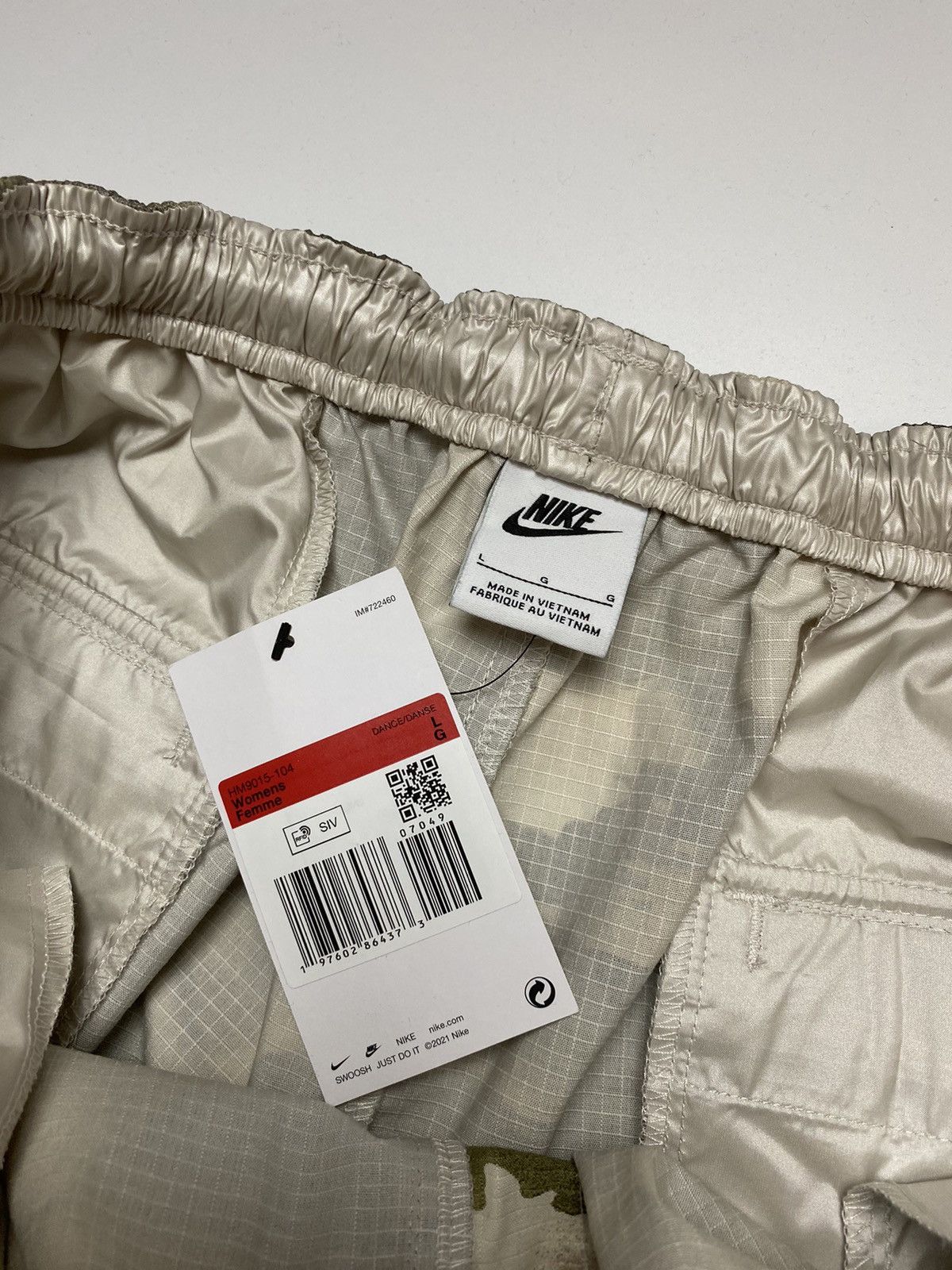 Nike Nike Sportswear Camo Oversized Cargo Pants Size 34" / US 12 / IT 48 - 4 Thumbnail