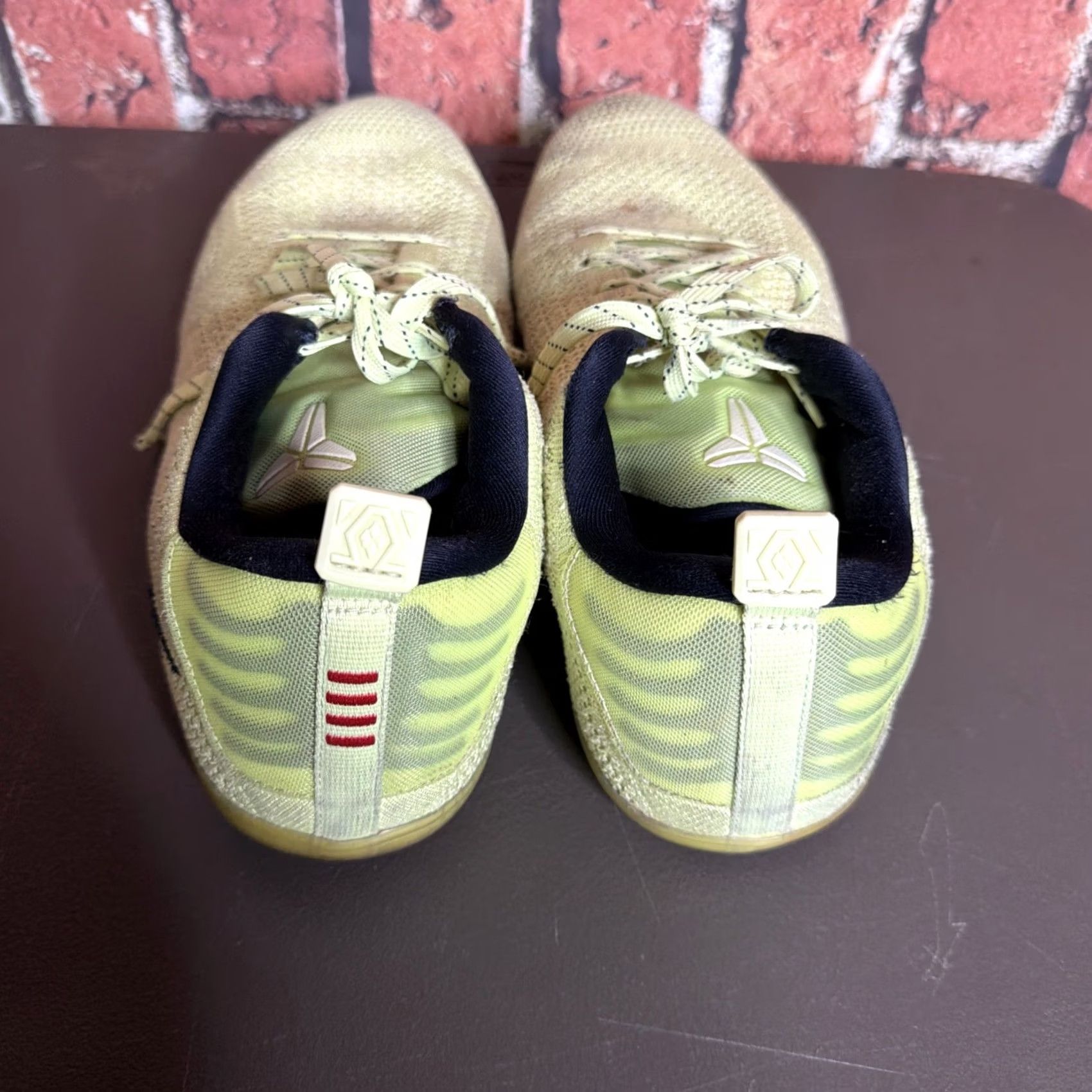 Nike Nike Kobe 11 Elite Low Ghost of Christmas Past Sneaker Men 10.5 Green 2016 Nike Kobe 11 Shoe" Size US 11 / EU 44 - 4 Thumbnail