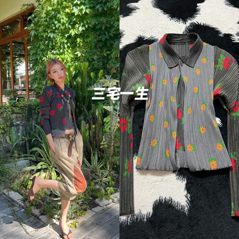 Issey Miyake Issey Miyake size:4 A grey floral top Size M / US 6-8 / IT 42-44 - 1 Thumbnail