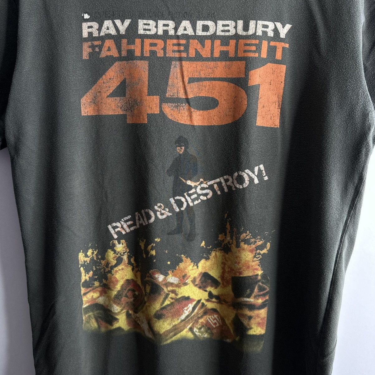 Band Tees × Vintage Ray Bradbury FAHRENHEIT 451 Read & Destroy Utopian Novel Size US S / EU 44-46 / 1 - 2 Thumbnail