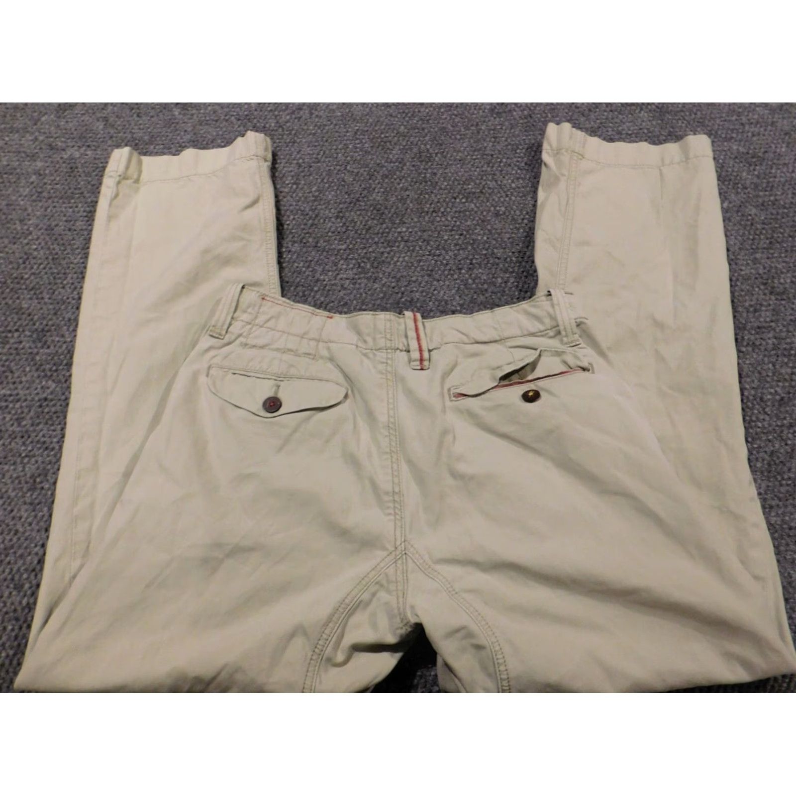 Gap Gap pants mens 32x31 beige straight classic chino retro business casual Pants Mens 32 Beige Straight Chino Classic Modern Everyday Mens Size US 32 / EU 48 - 4 Thumbnail