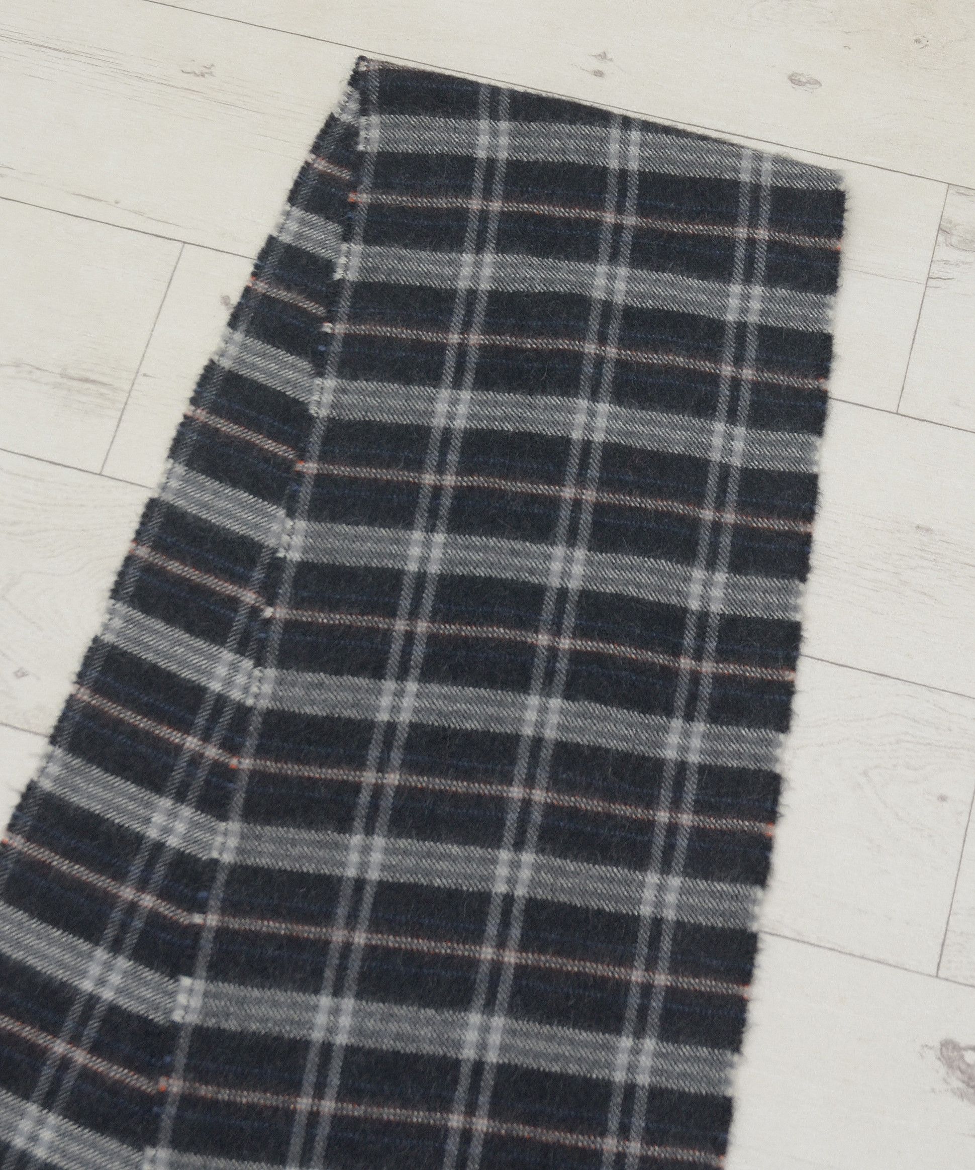 Hugo Boss Vintage Hugo Boss Scarf Muffler Wool Cashmere Size ONE SIZE - 3 Thumbnail