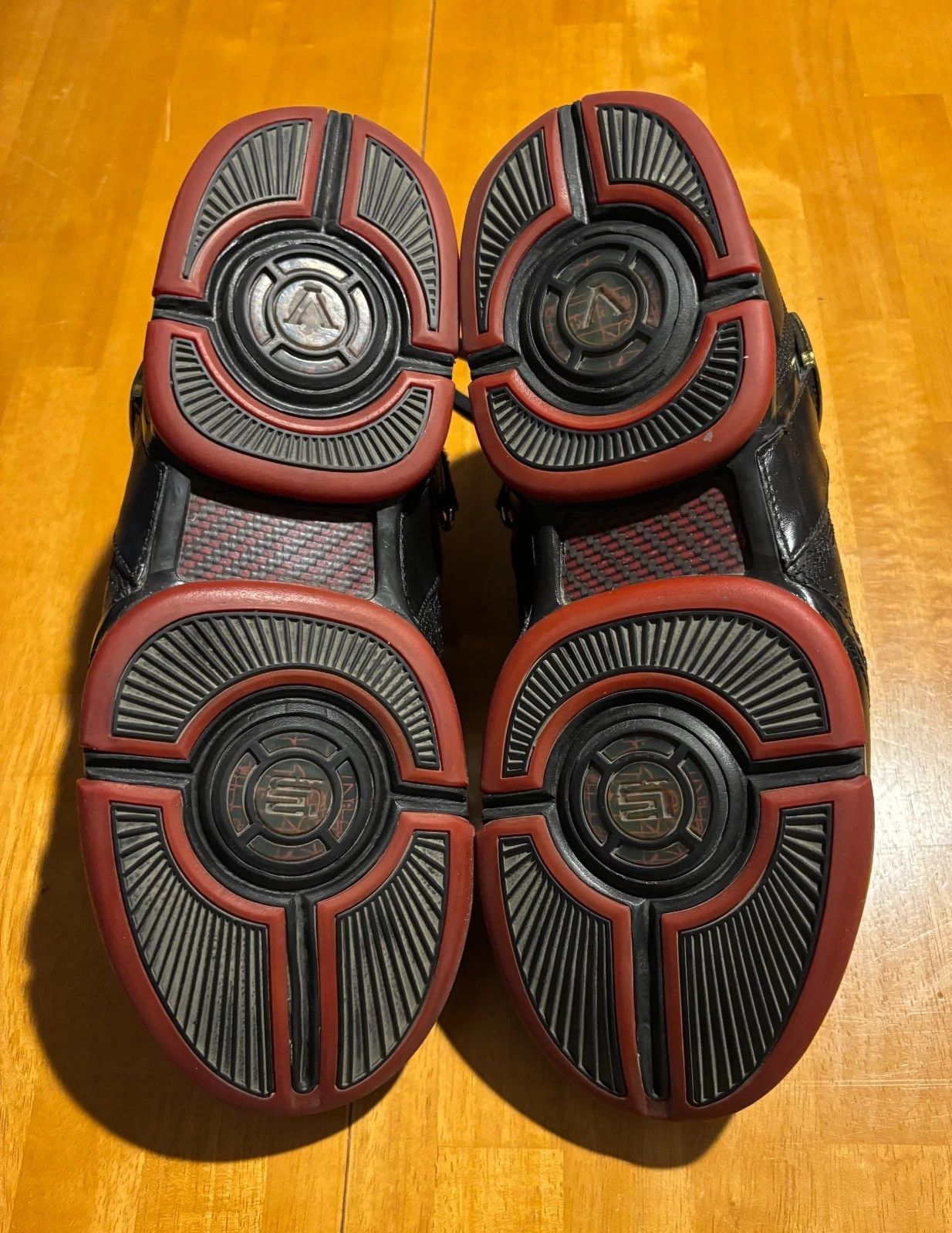 Nike 2007 LeBron 5 Black Crimson Metallic Gold Size US 12 / EU 45 - 9 Thumbnail