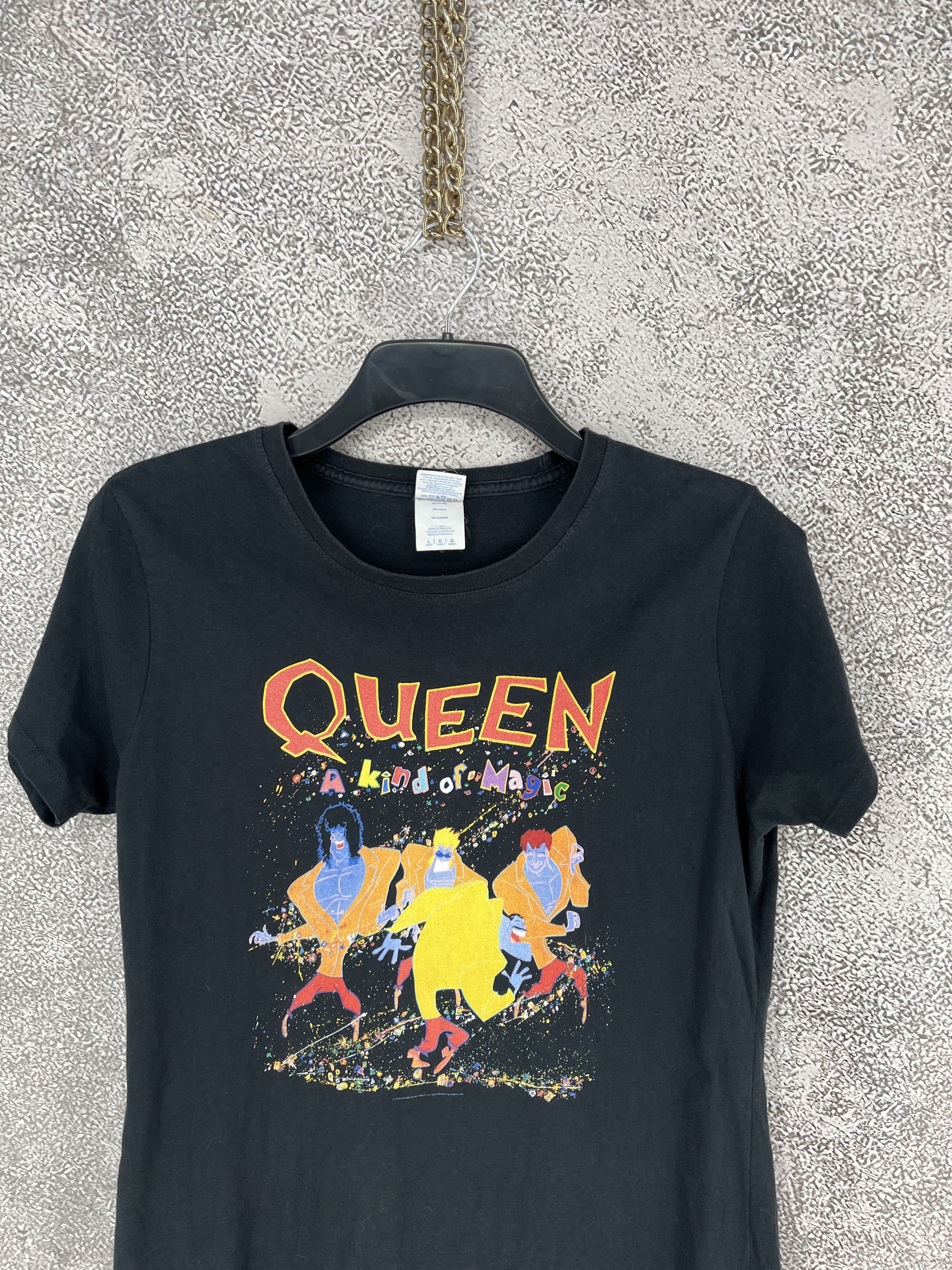 Band Tees Queen Vintage 2000s A Kind of Magic Rock Band Tee Size L / US 10 / IT 46 - 7 Thumbnail
