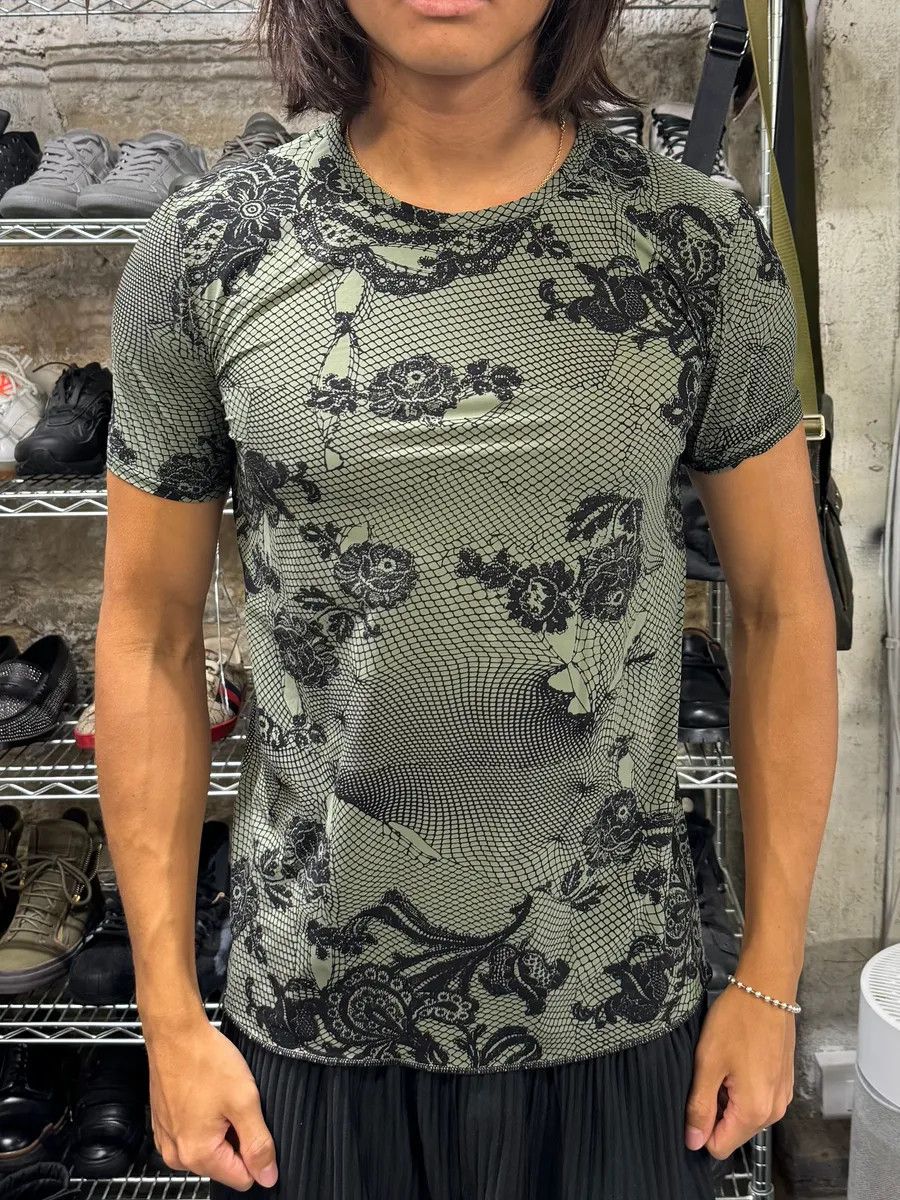 Designer × Roberto Cavalli × Vintage 2000s Roberto Cavalli Wire Roses Khaki T-Shirt Size US S / EU 44-46 / 1 - 2 Thumbnail