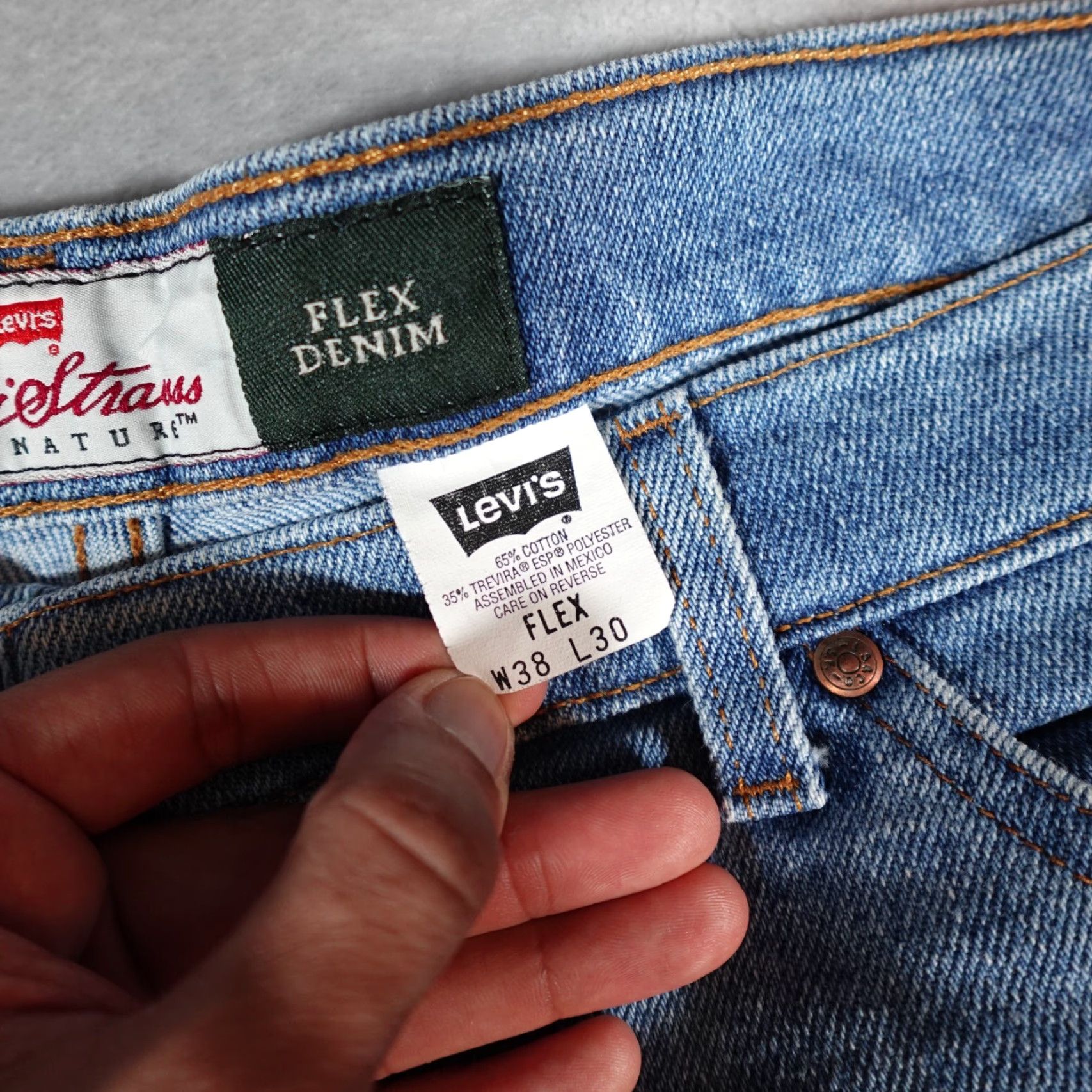 Levi's VINTAGE Levi's 540 Jeans Mens 37x30 Regular Straight Blue 90s Mens Jeans Size US 37 - 3 Thumbnail