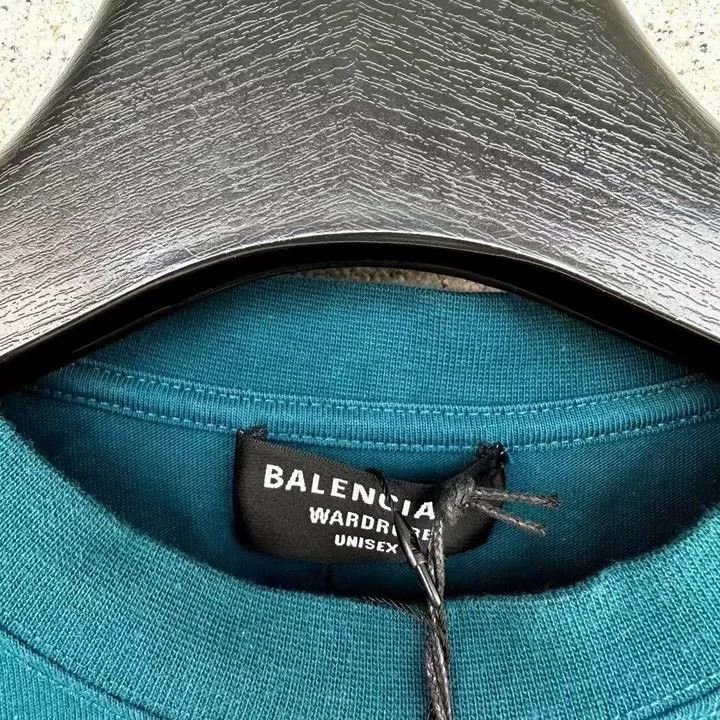 Balenciaga Balenciaga Lake green embroidered front and back logo shor Size US S / EU 44-46 / 1 - 2 Thumbnail