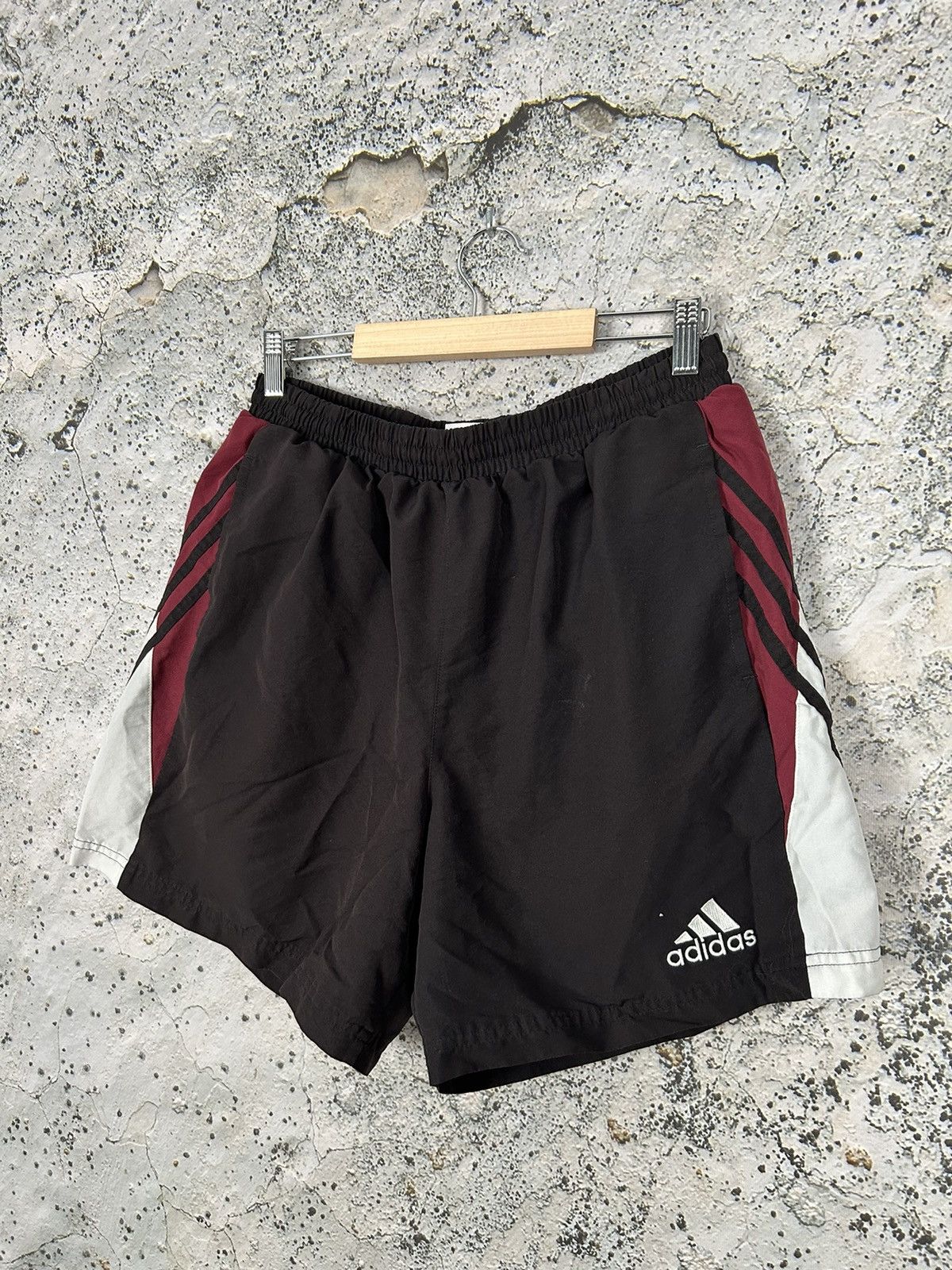 Adidas Vintage Adidas 90s Shorts Sportswear Hype Retro Size US 32 / EU 48 - 2 Thumbnail