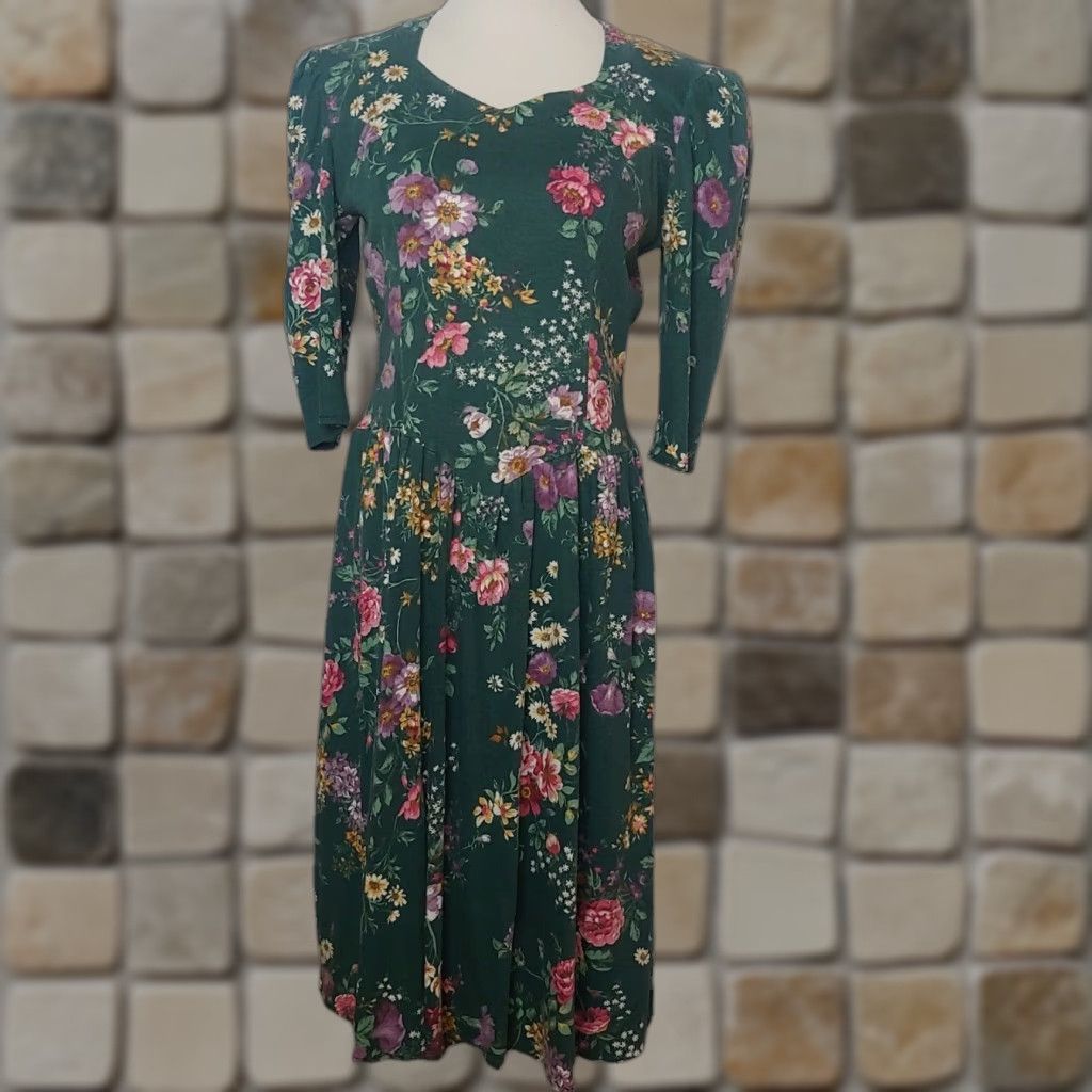 VINTAGE Scandels Dress Medium Green Floral Knit Cottagecore Drop Waist 1980s 1990s Womens
