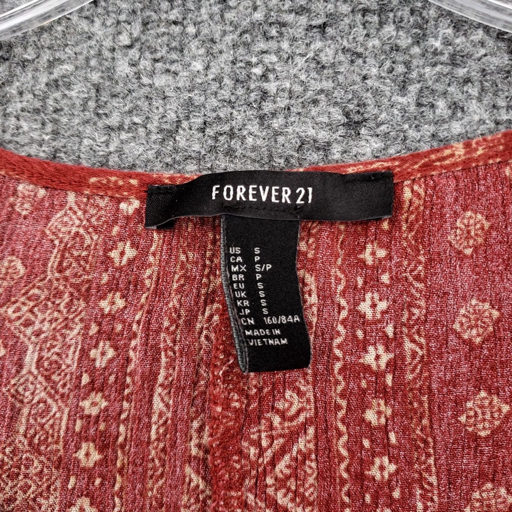 Forever 21 FOREVER 21 Blouse Womens S Small Red Bohemian Tasseled Tie 3/4 Sleeve Top Casual Size S / US 4 / IT 40 - 3 Thumbnail