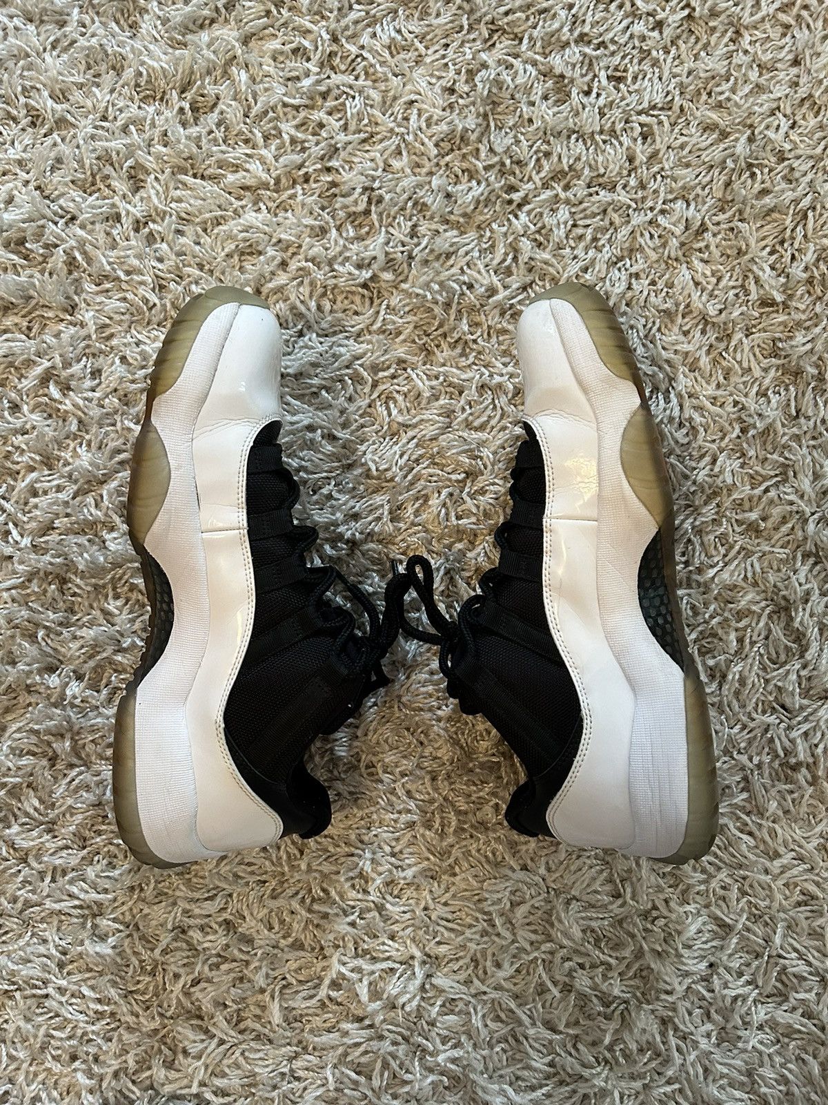 Jordan Brand Jordan 11 low Tuxedo size 10 Size US 10 / EU 43 - 6 Thumbnail