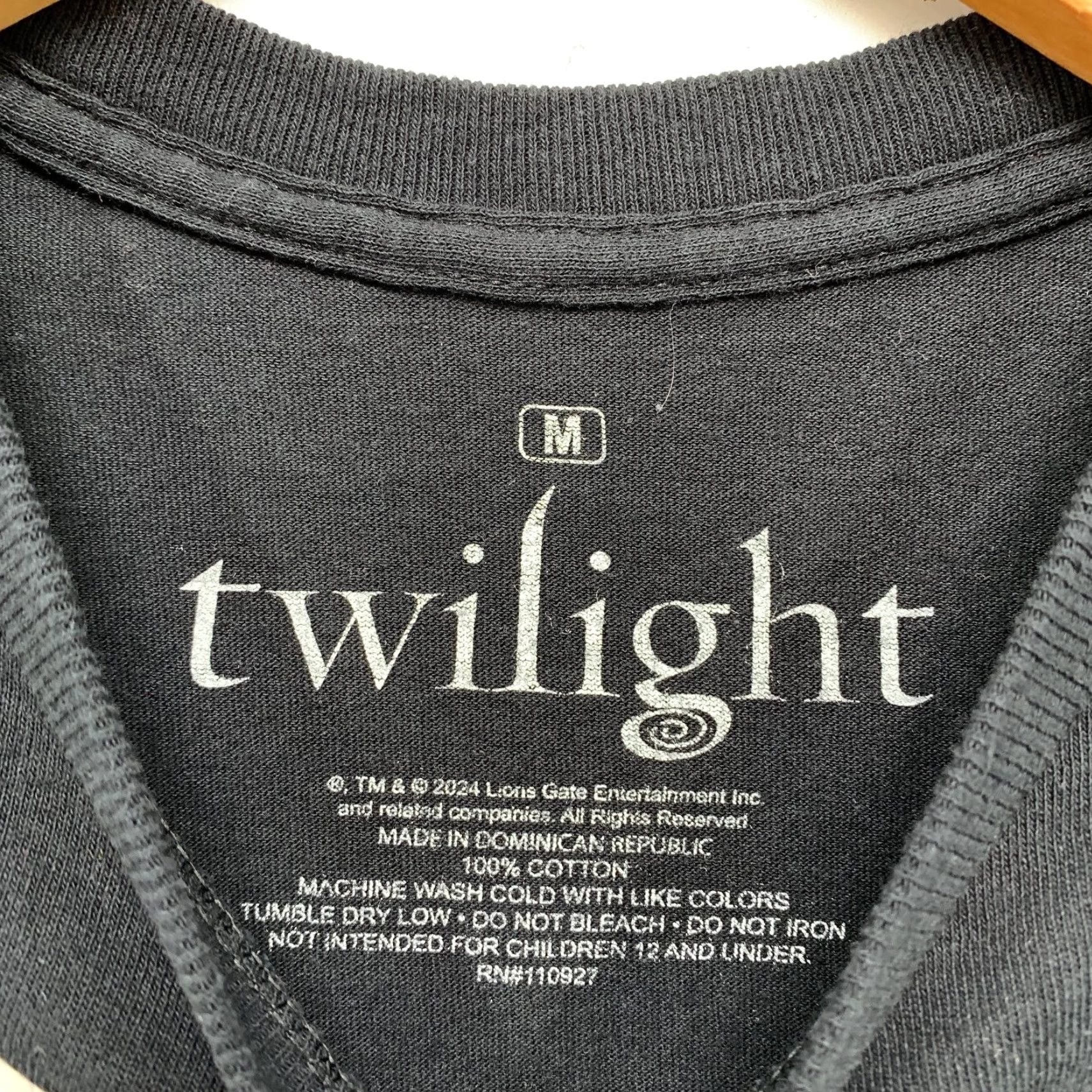 Vintage Twilight Mens T-Shirt City Black Movie Twilight Saga Shirt Short Sleeve Medium Size US M / EU 48-50 / 2 - 2 Thumbnail