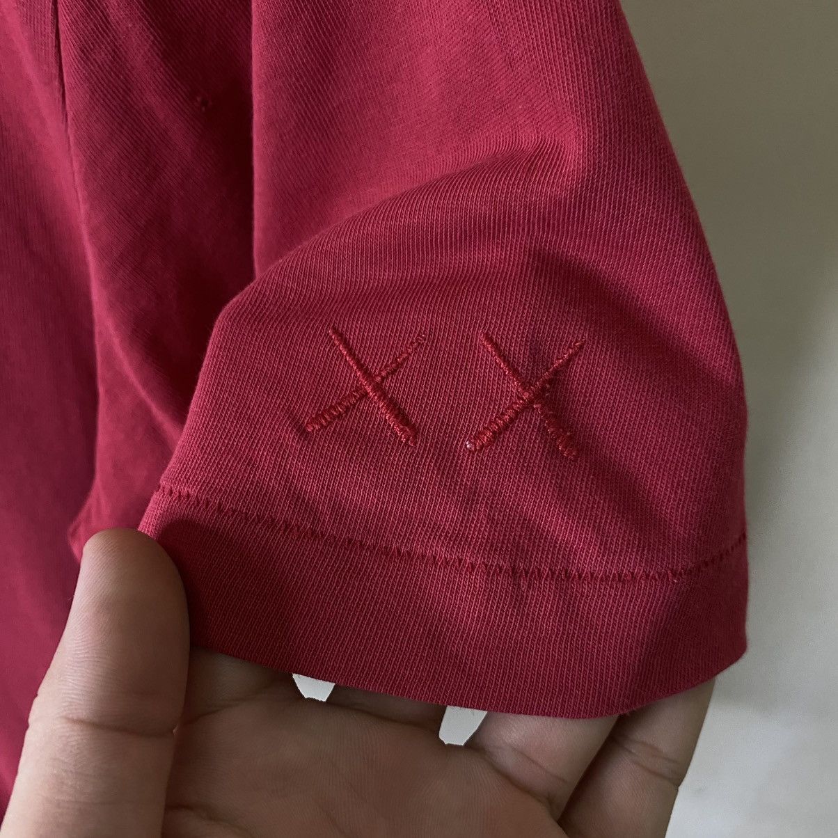 Kaws Kaws Original Fake x Uniqlo Collaboration T Shirt Size US L / EU 52-54 / 3 - 5 Thumbnail