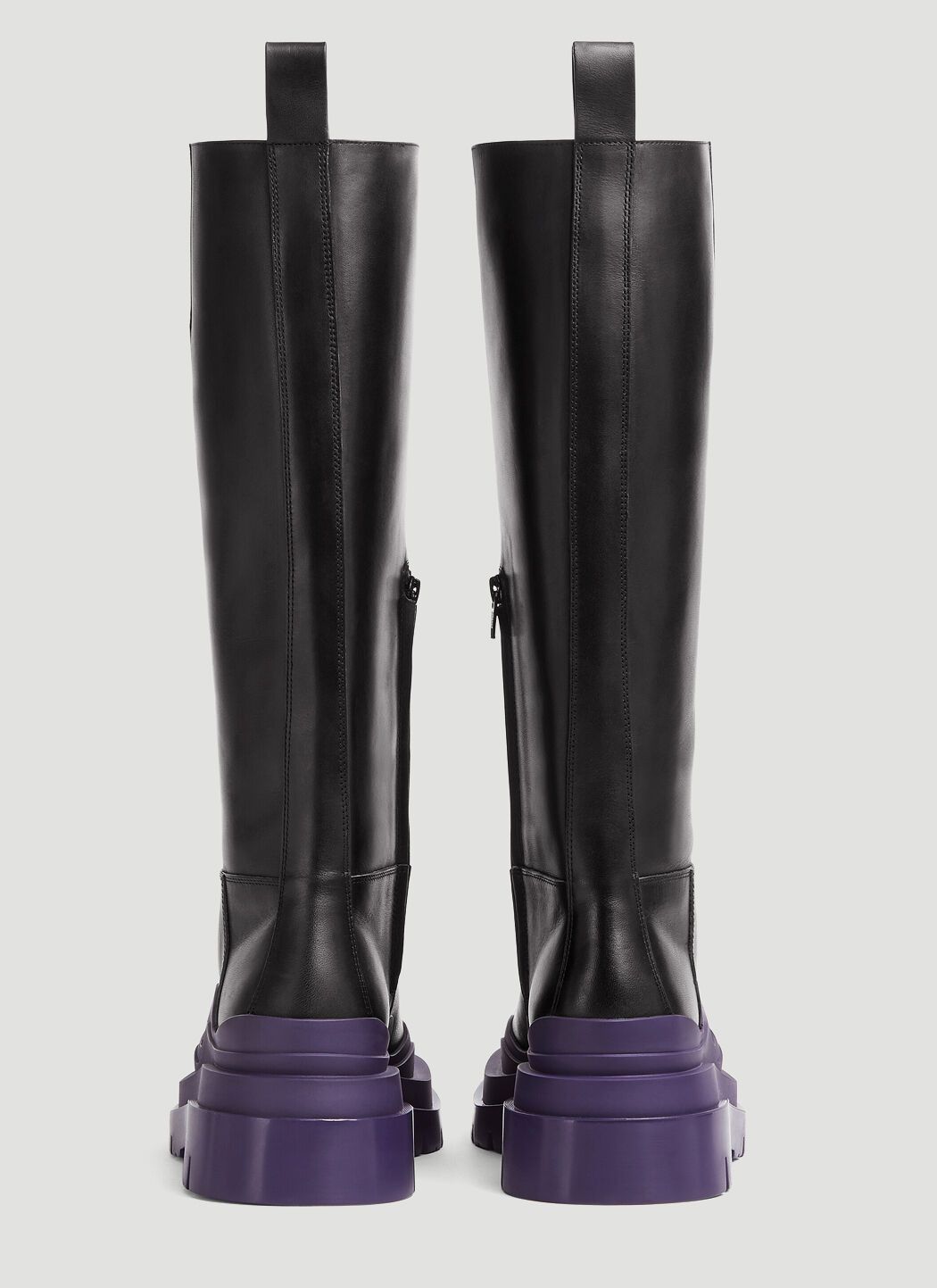 o1n1vont0924 Purple Sole Tire Boot in Black
