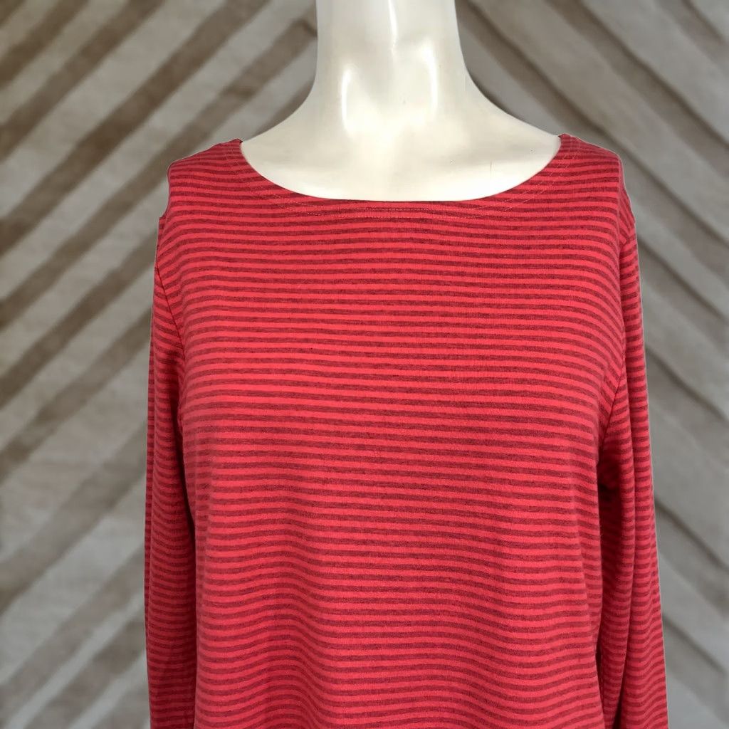 Vintage CUT-LOOSE WOMEN'S M RED LONG SLEEVE ROUND NECK RAYON BLEND TOP Size M / US 6-8 / IT 42-44 - 1 Thumbnail