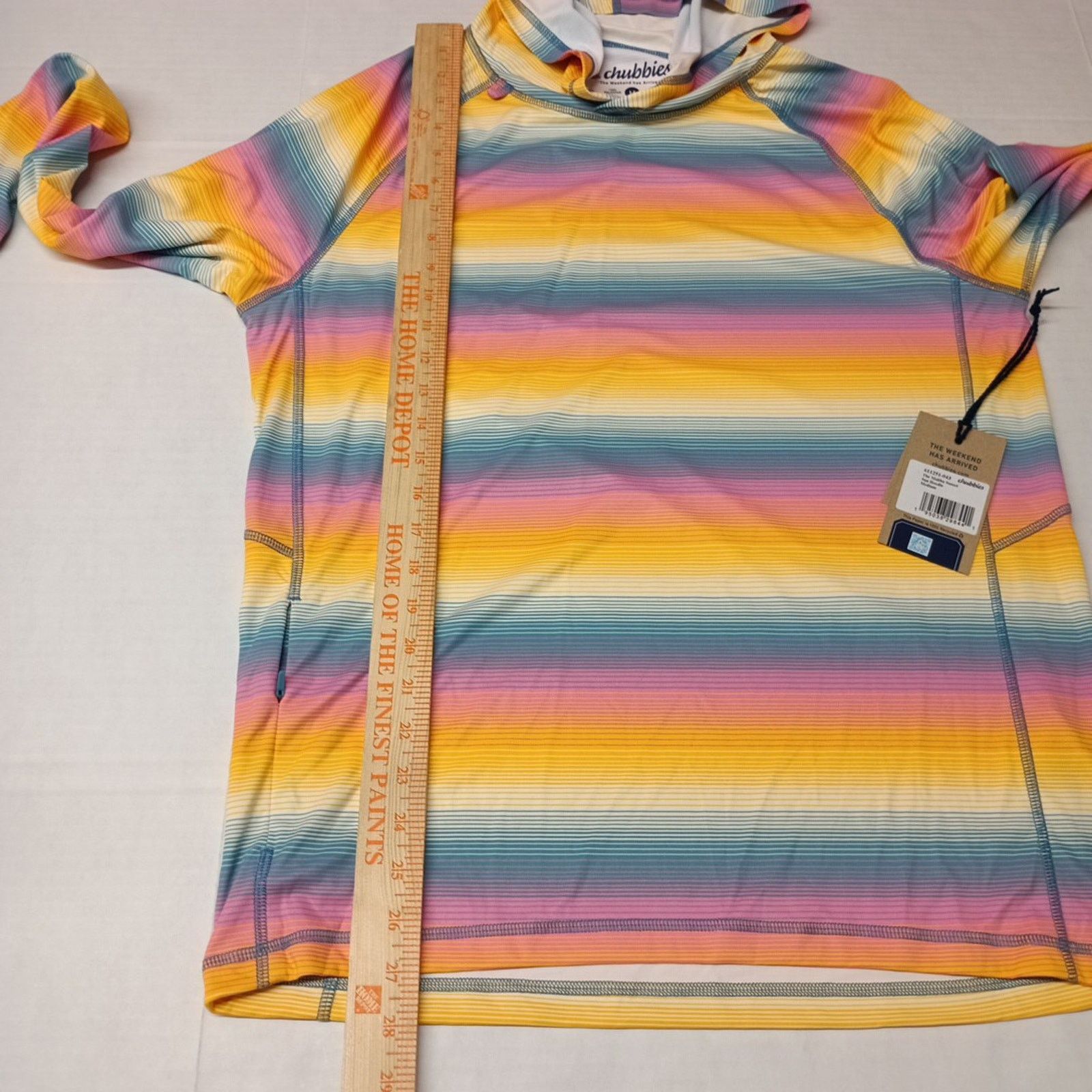 Chubbies Chubbies The Malibu Sunset Sun Hoodie Men's Size M UPF 50 Size US M / EU 48-50 / 2 - 9 Thumbnail