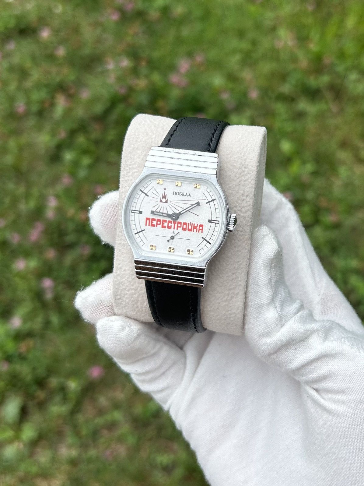 Vintage Vintage Watch Pobeda Soviet USSR Mechanical Authentic 1980s Size ONE SIZE - 4 Thumbnail