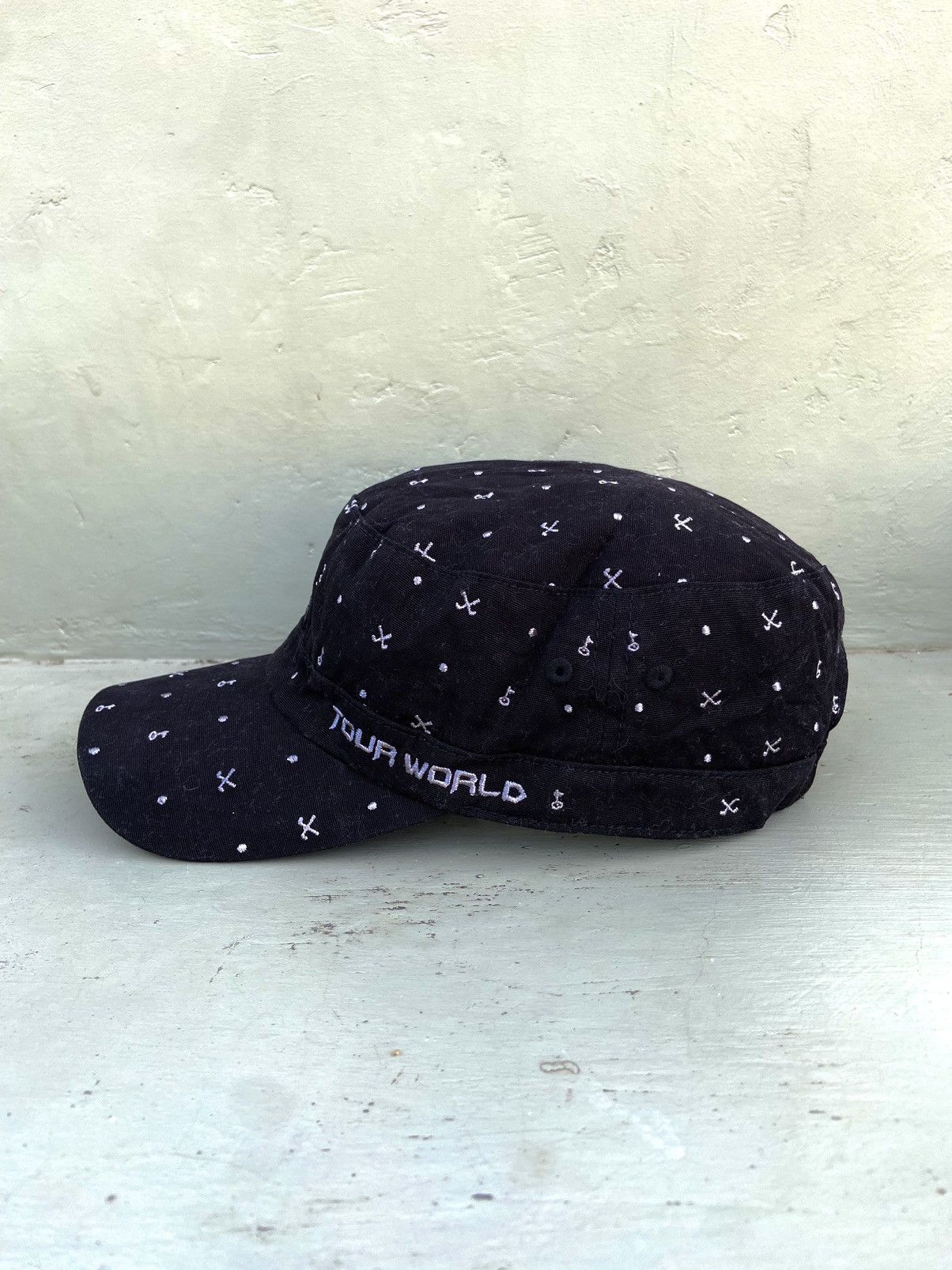 Le Grande Bleu (L.G.B.) 2000s Honma tour world full print patrol hat Size ONE SIZE - 1 Thumbnail