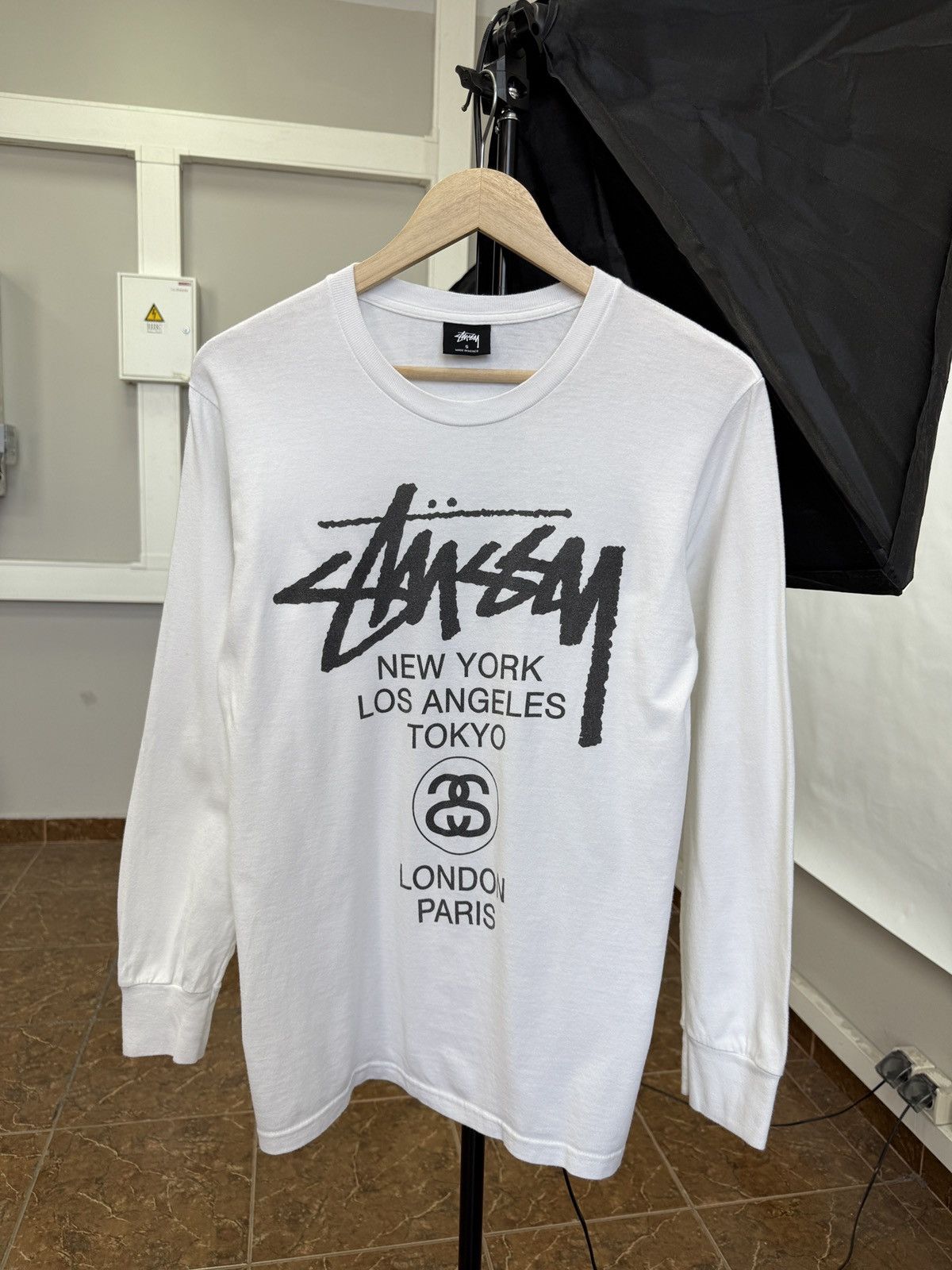 Stussy 🇺🇸 Y2K Stussy World Tour Long Sleeve New York Los Angels Size US S / EU 44-46 / 1 - 1 Thumbnail
