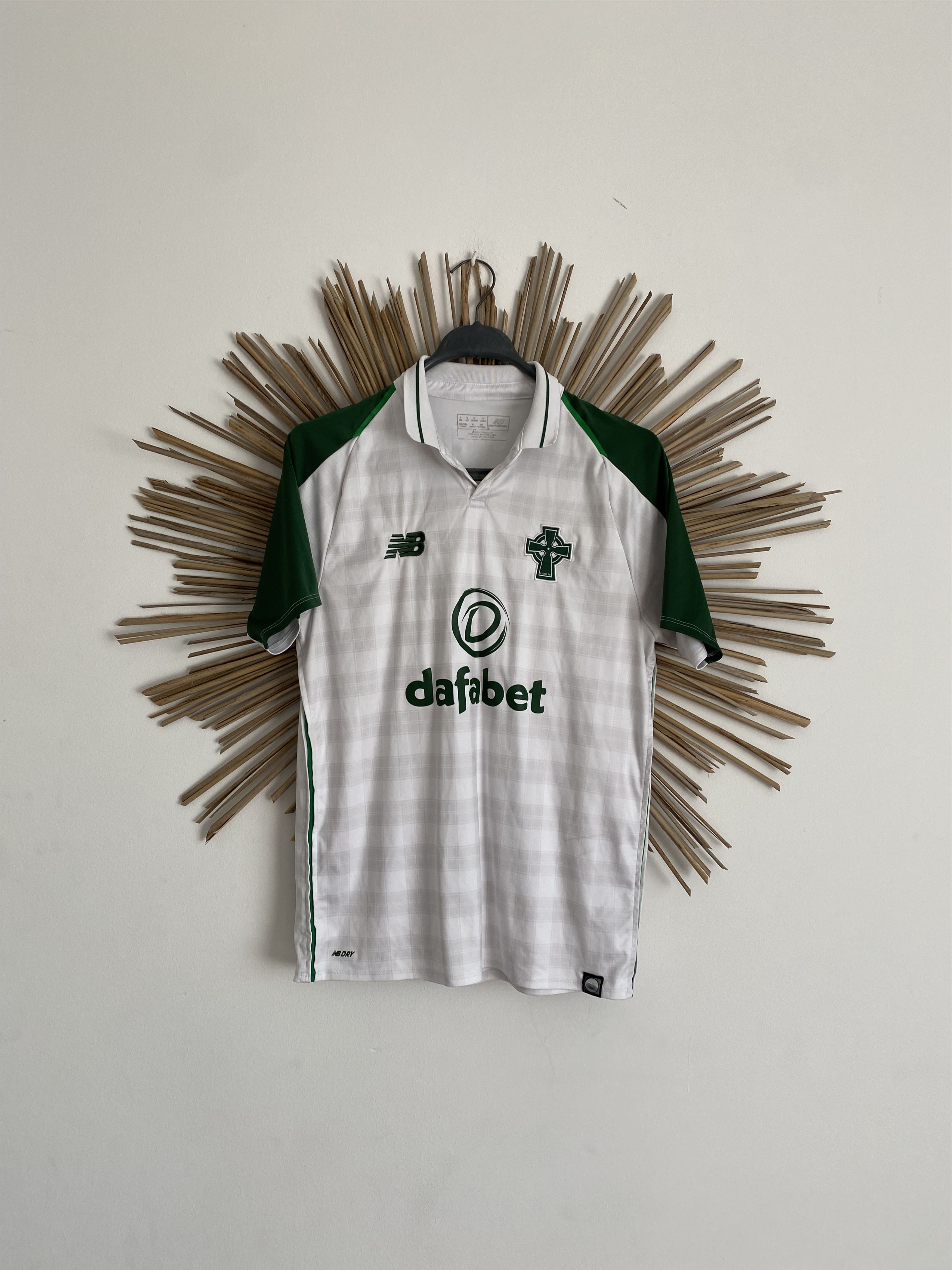 New Balance Celtic 2018 2019 new balance away football soccer jersey Size US S / EU 44-46 / 1 - 1 Thumbnail