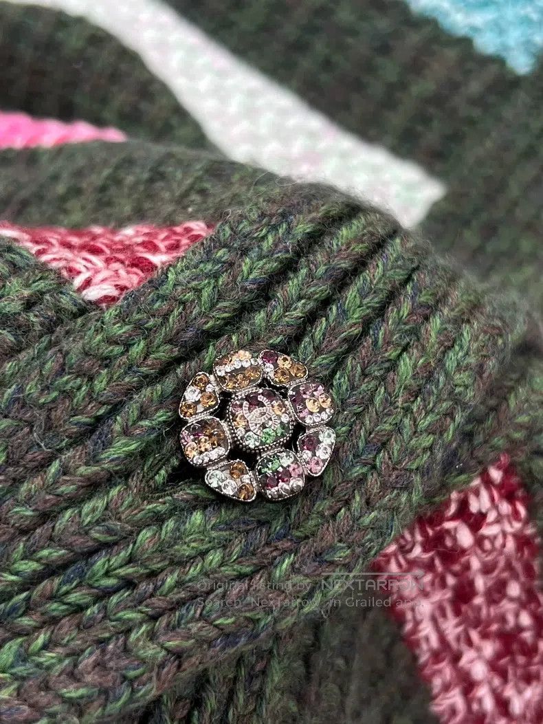 Chanel Chanel Gemstone buckle colourful striped sweater coat Size XS / US 0-2 / IT 36-38 - 3 Thumbnail