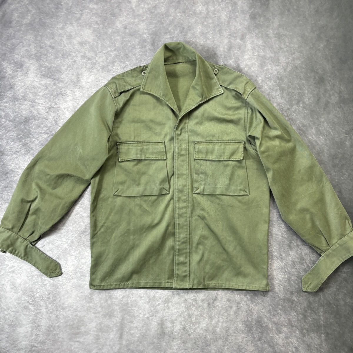 Vintage Vintage Military Overshirt 60s Army Green Short Korea Vietna Size US S / EU 44-46 / 1 - 1 Thumbnail