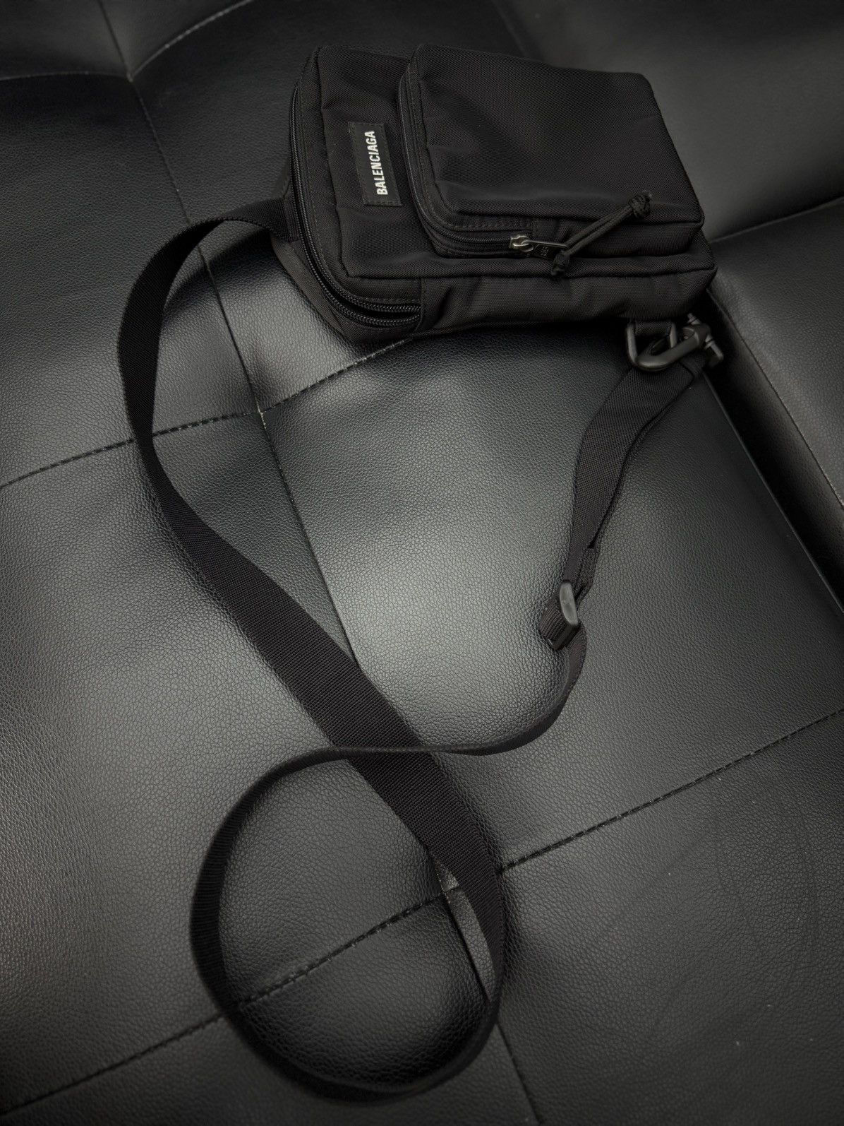 Balenciaga BALENCIAGA Explorer Shoulder Bag Black Unisex $1000 Retail Size ONE SIZE - 19 Thumbnail