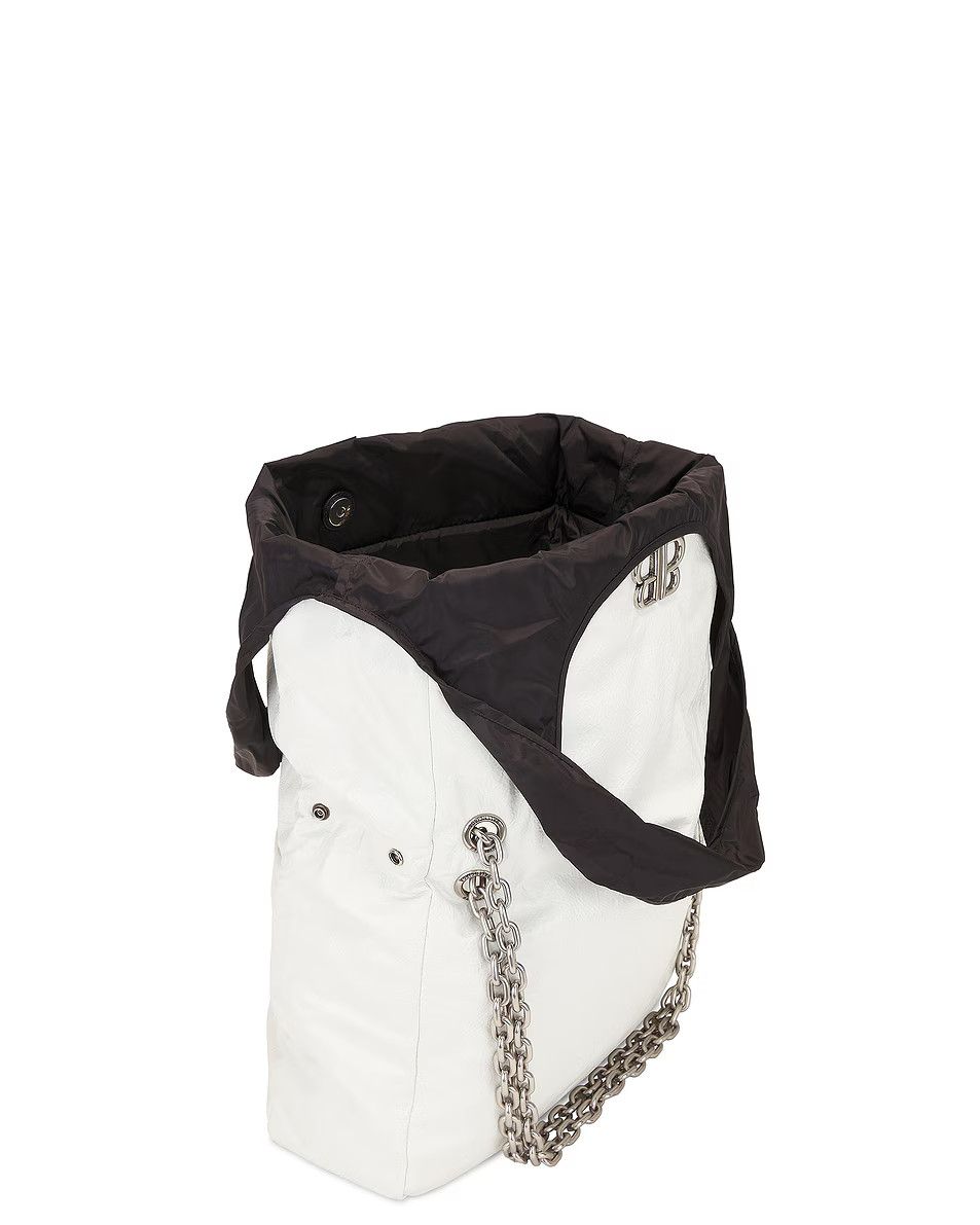 Balenciaga o1la1rc1a1125 Size: OS / Monaco Chain Bag Optic White/Black Size ONE SIZE - 5 Thumbnail