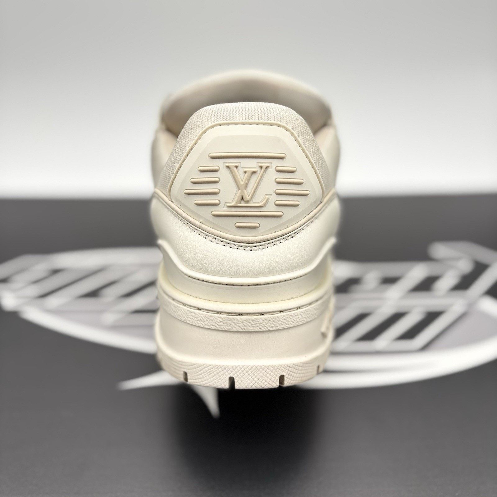 Louis Vuitton Louis Vuitton Maxi Trainer ' White ' | GREAT CONDITION! Size US 9.5 / EU 42-43 - 4 Thumbnail