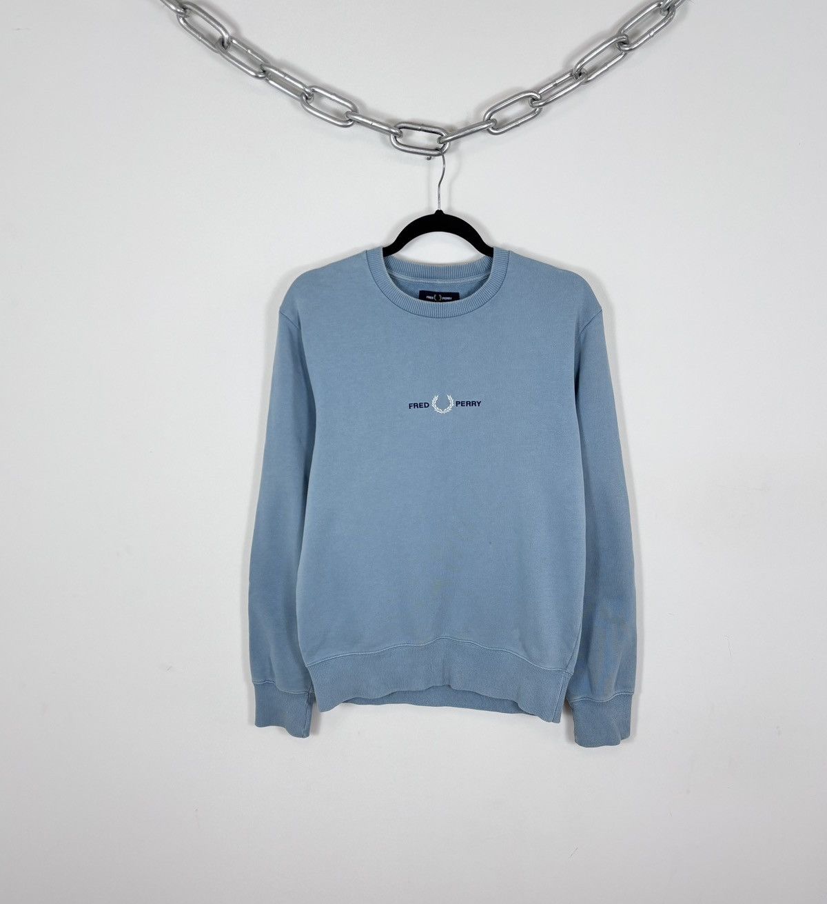 Fred Perry Fred Perry Men’s Ash Blue Embroidered Logo Sweatshirt Size US S / EU 44-46 / 1 - 1 Thumbnail