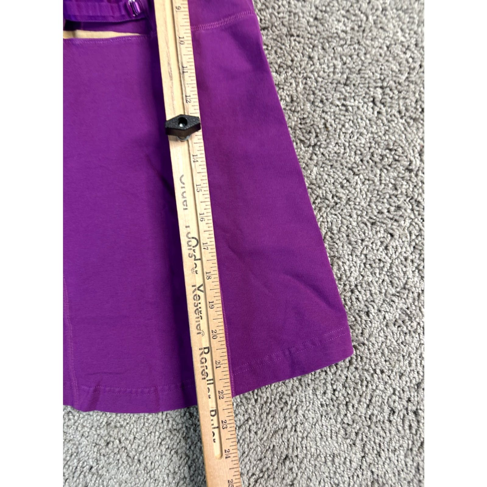 Lululemon Lululemon Tank Womens 6 Fuchsia Purple Spaghetti Strap Athletic Sports Bra Shirt Womens 6 Purple Tank Size ONE SIZE - 6 Thumbnail