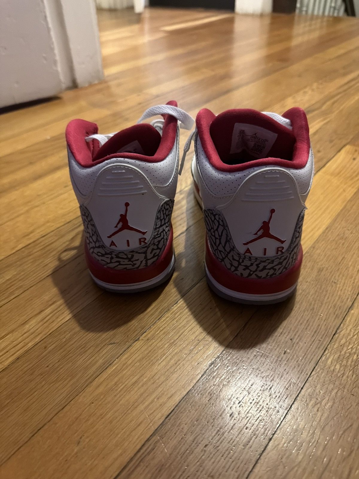 Jordan Brand Jordan 3’s “Cardinal” Size US 7 / IT 37 - 8 Thumbnail