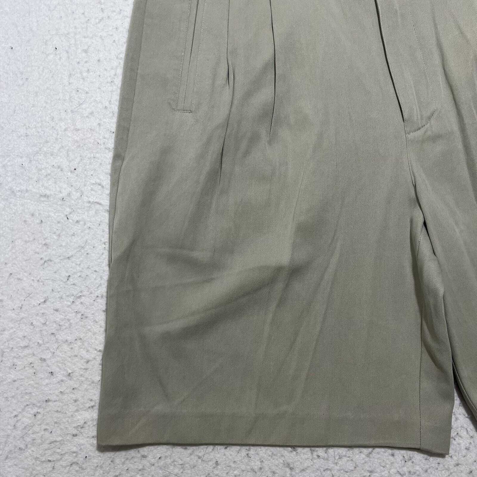 Izod IZOD Men's 34 Silk Blend Pleated Golf Shorts 9" Inseam Green Size US 34 / EU 50 - 3 Thumbnail