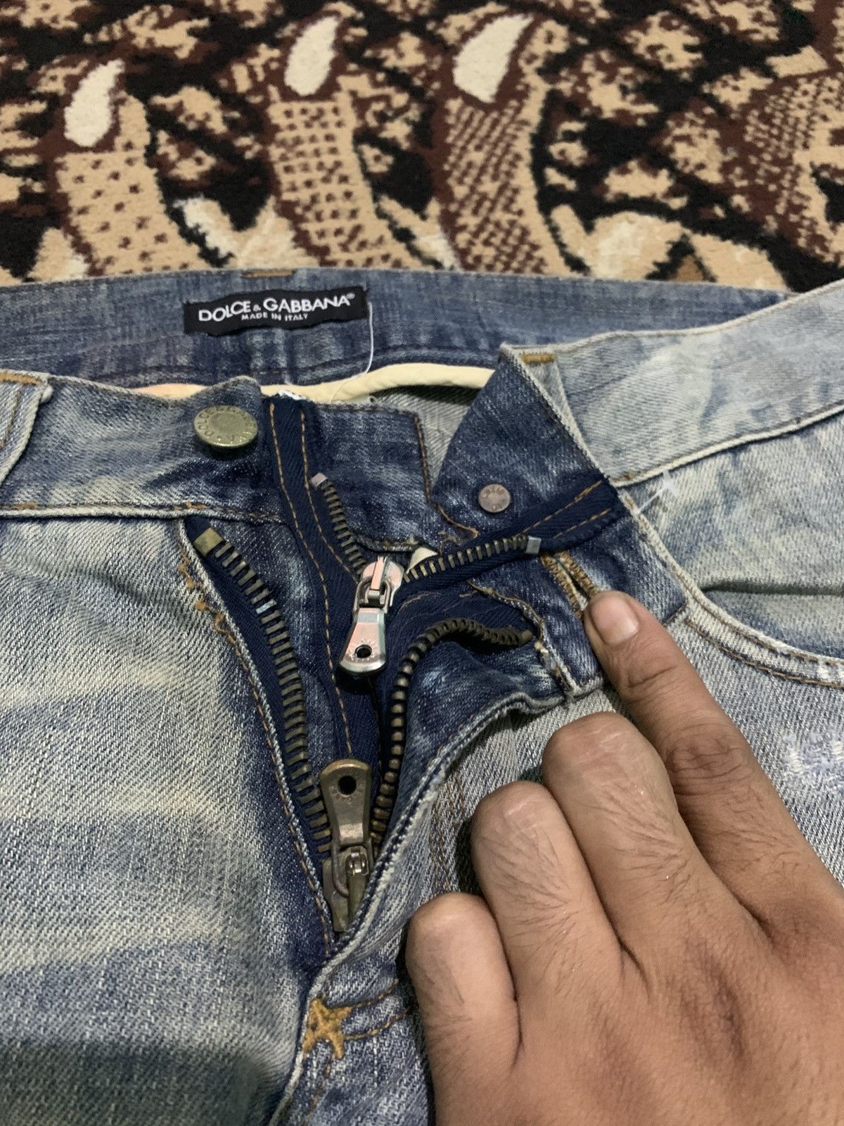 Dolce & Gabbana Dolce & Gabbana Distressed Denim Emblem Size US 34 / EU 50 - 5 Thumbnail