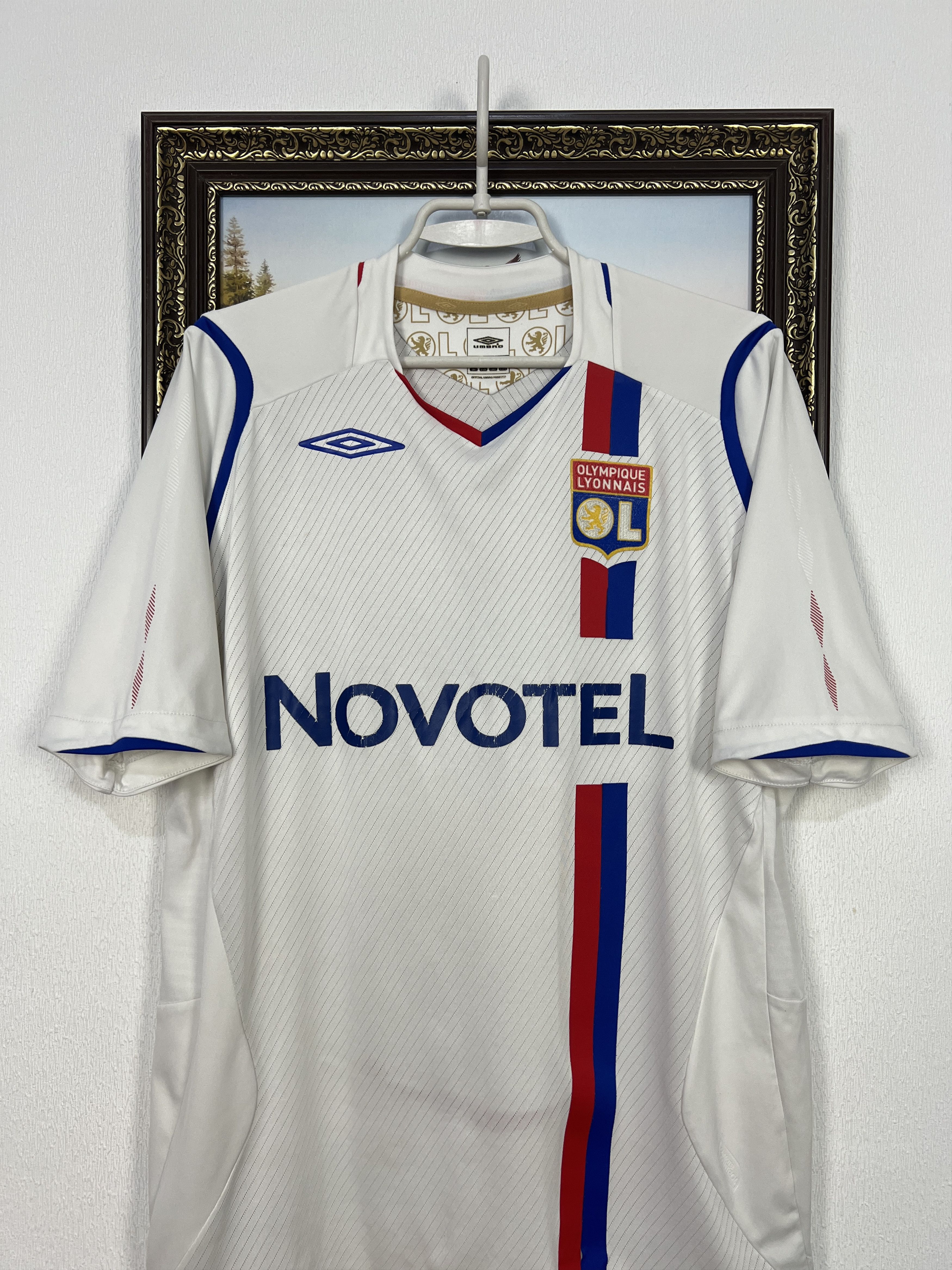 Umbro Olympique Lyonnais Home football shirt 2006 Soccer Umbro Size US L / EU 52-54 / 3 - 2 Thumbnail